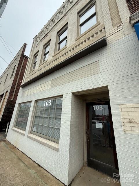 103 N Green Street Property Photo 5