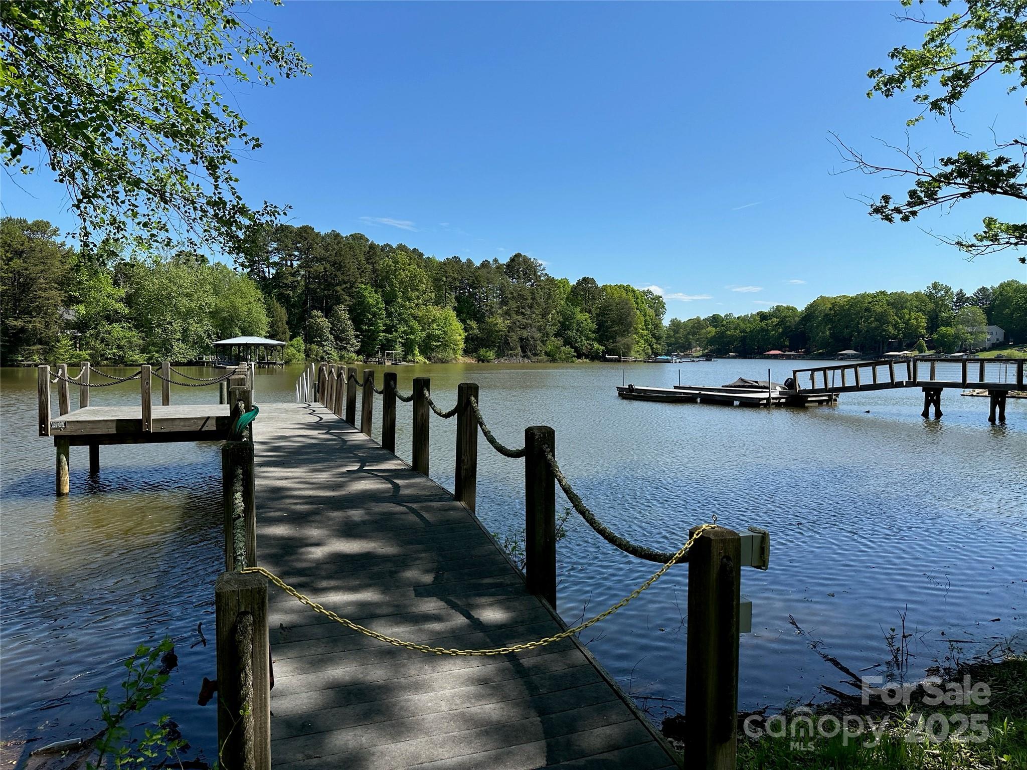6718 Emerald Isle Drive Property Photo 1