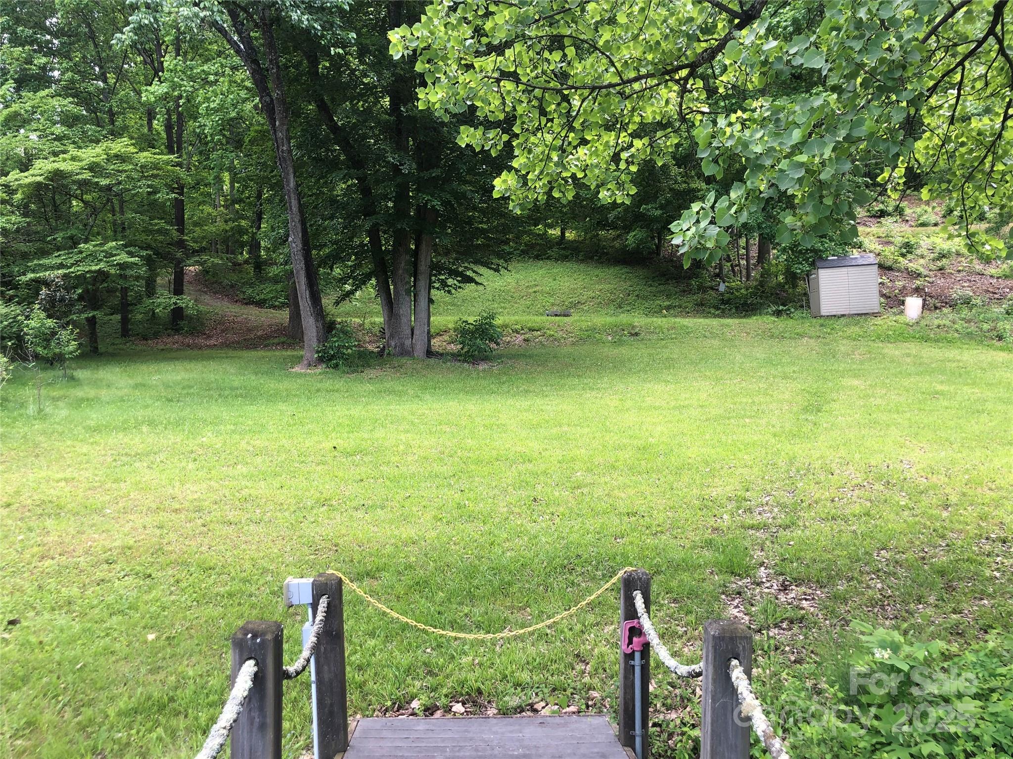 6718 Emerald Isle Drive Property Photo 6