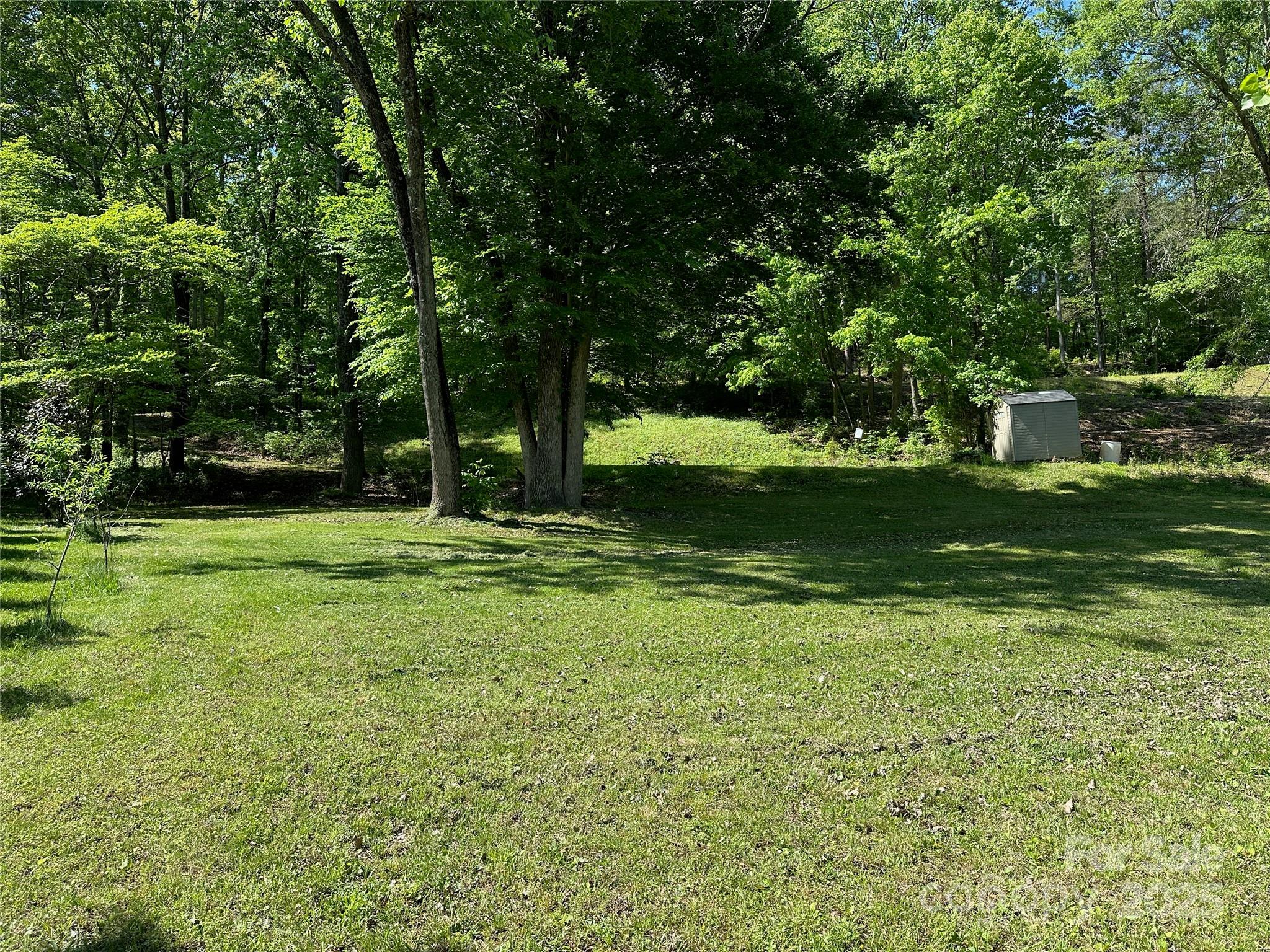 6718 Emerald Isle Drive Property Photo 7