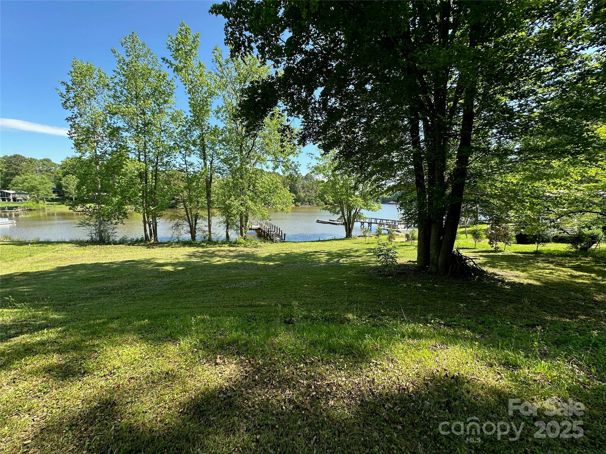 6718 Emerald Isle Drive Property Photo 8