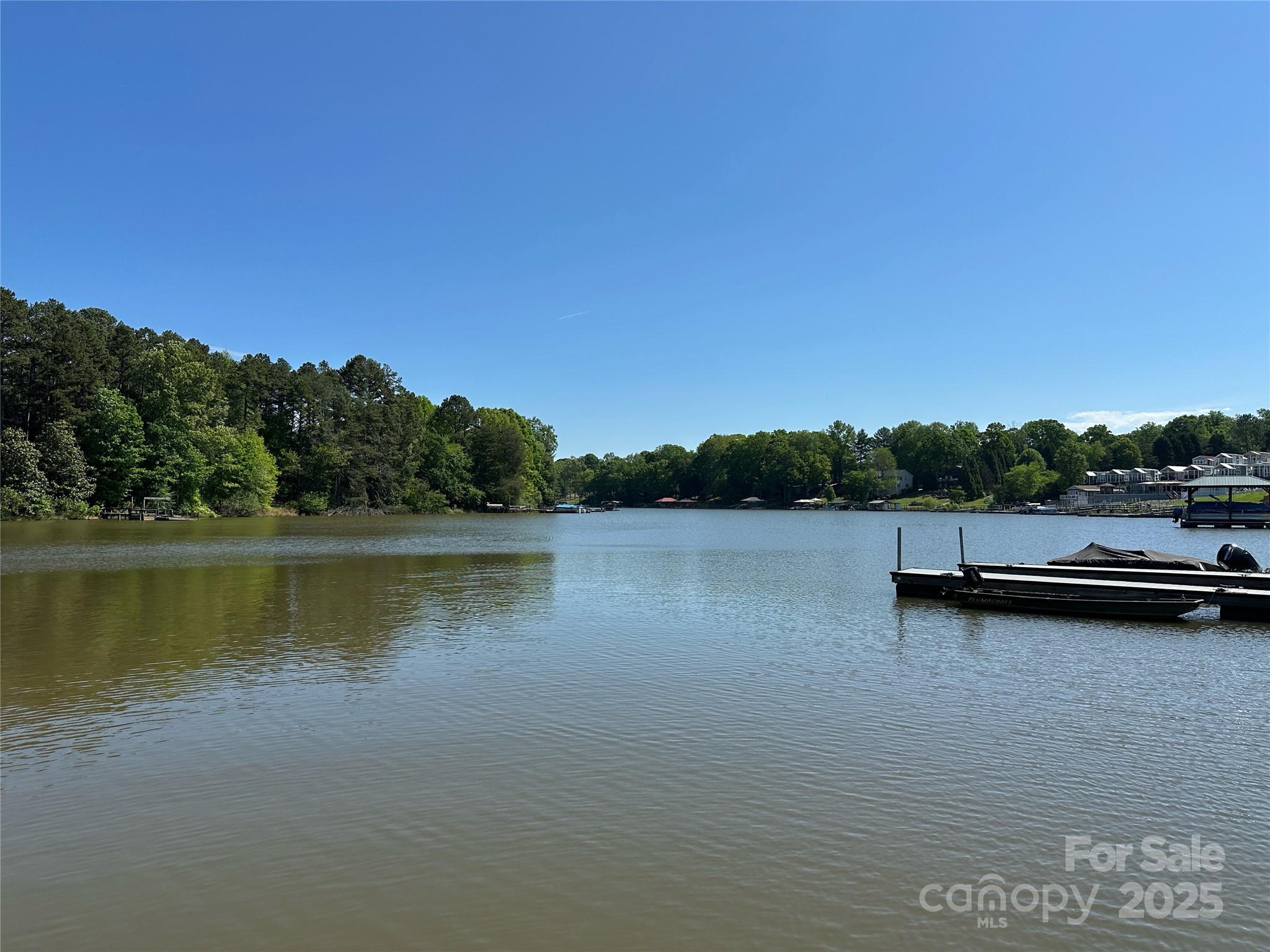 6718 Emerald Isle Drive Property Photo 9