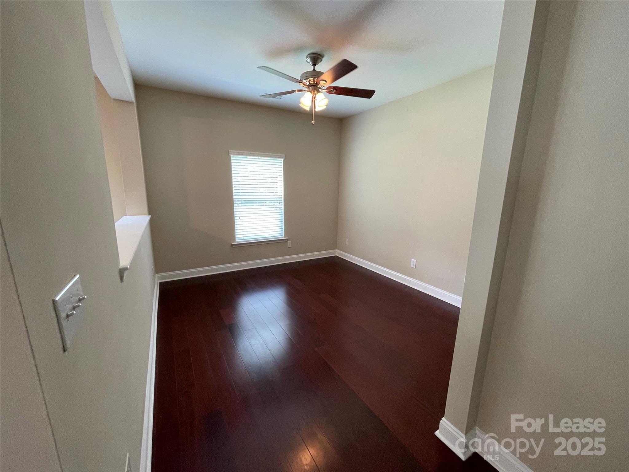 9415 Seamill Road Property Photo 10