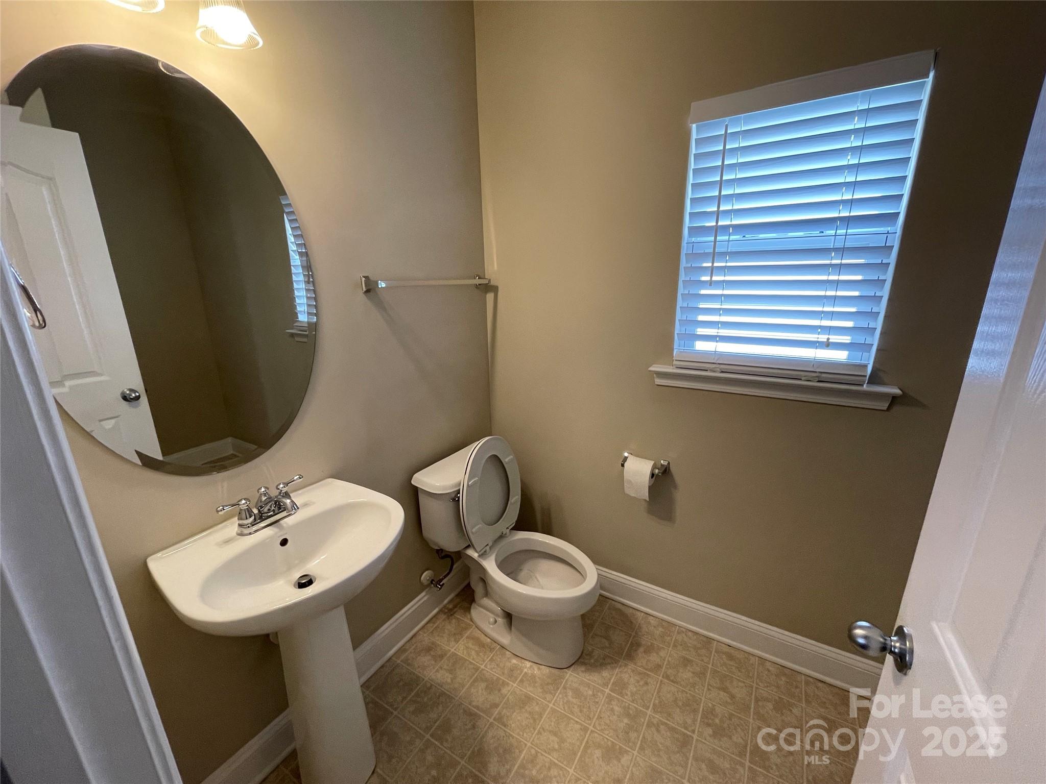 9415 Seamill Road Property Photo 12
