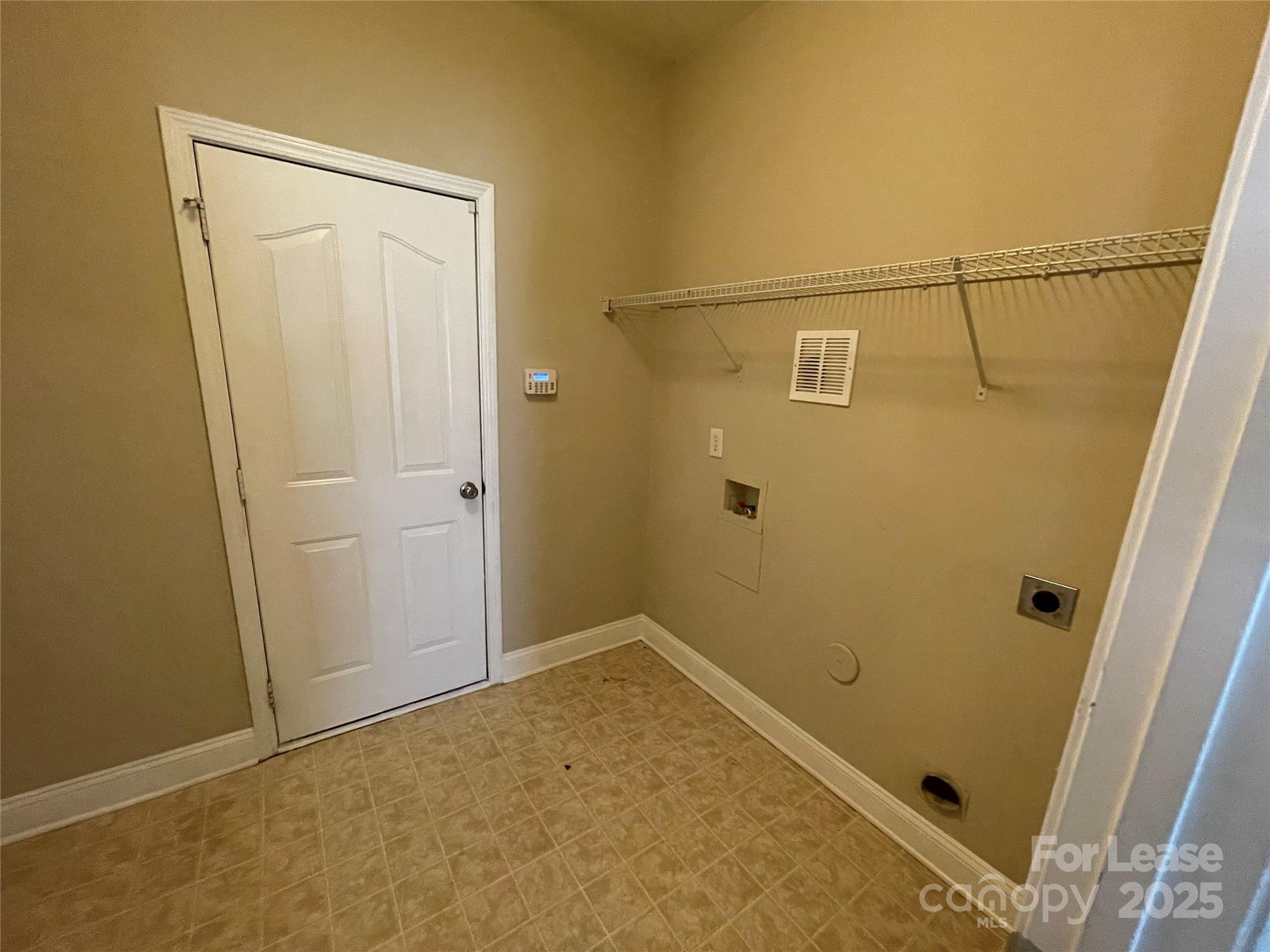 9415 Seamill Road Property Photo 13
