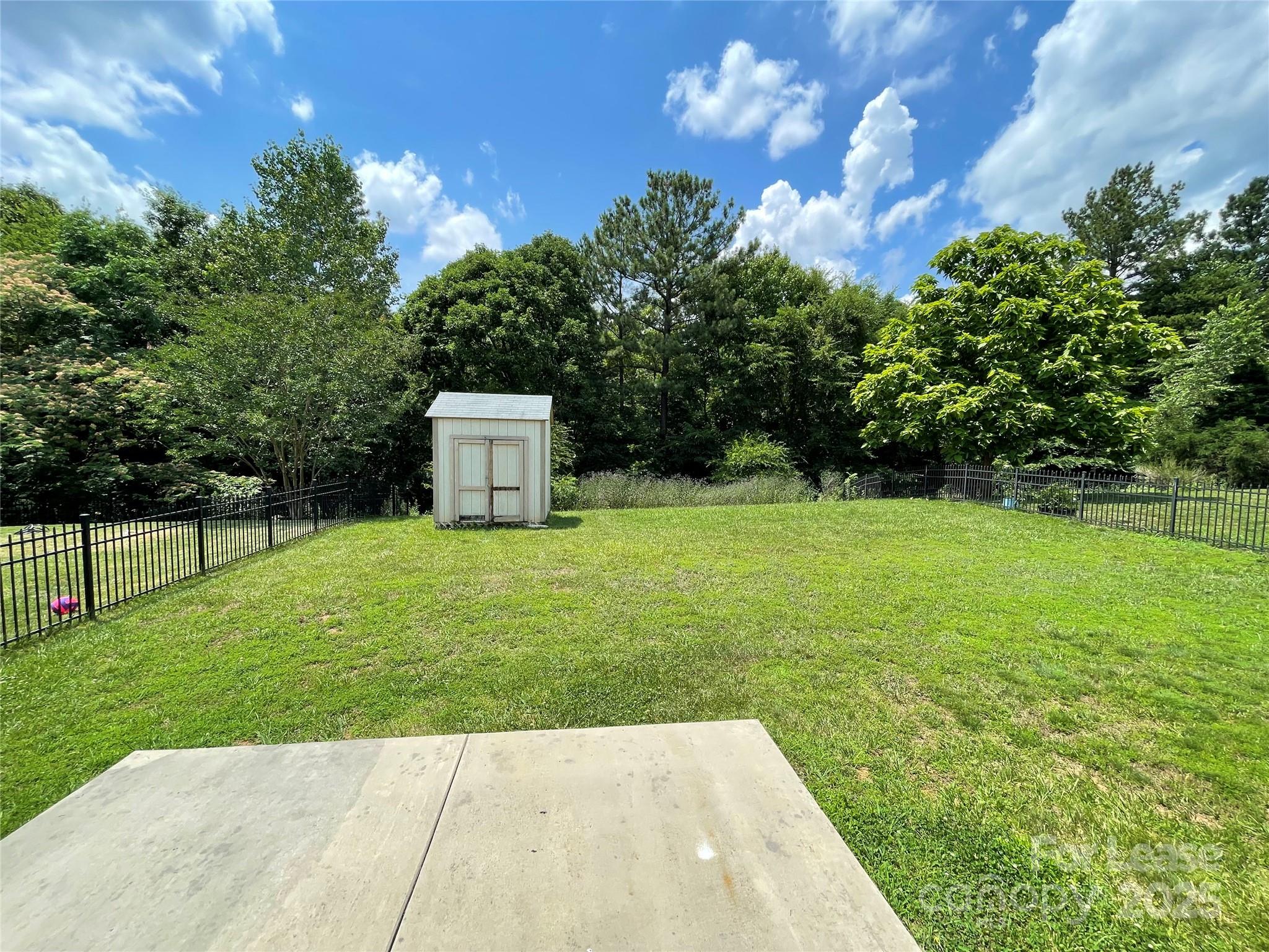 9415 Seamill Road Property Photo 25