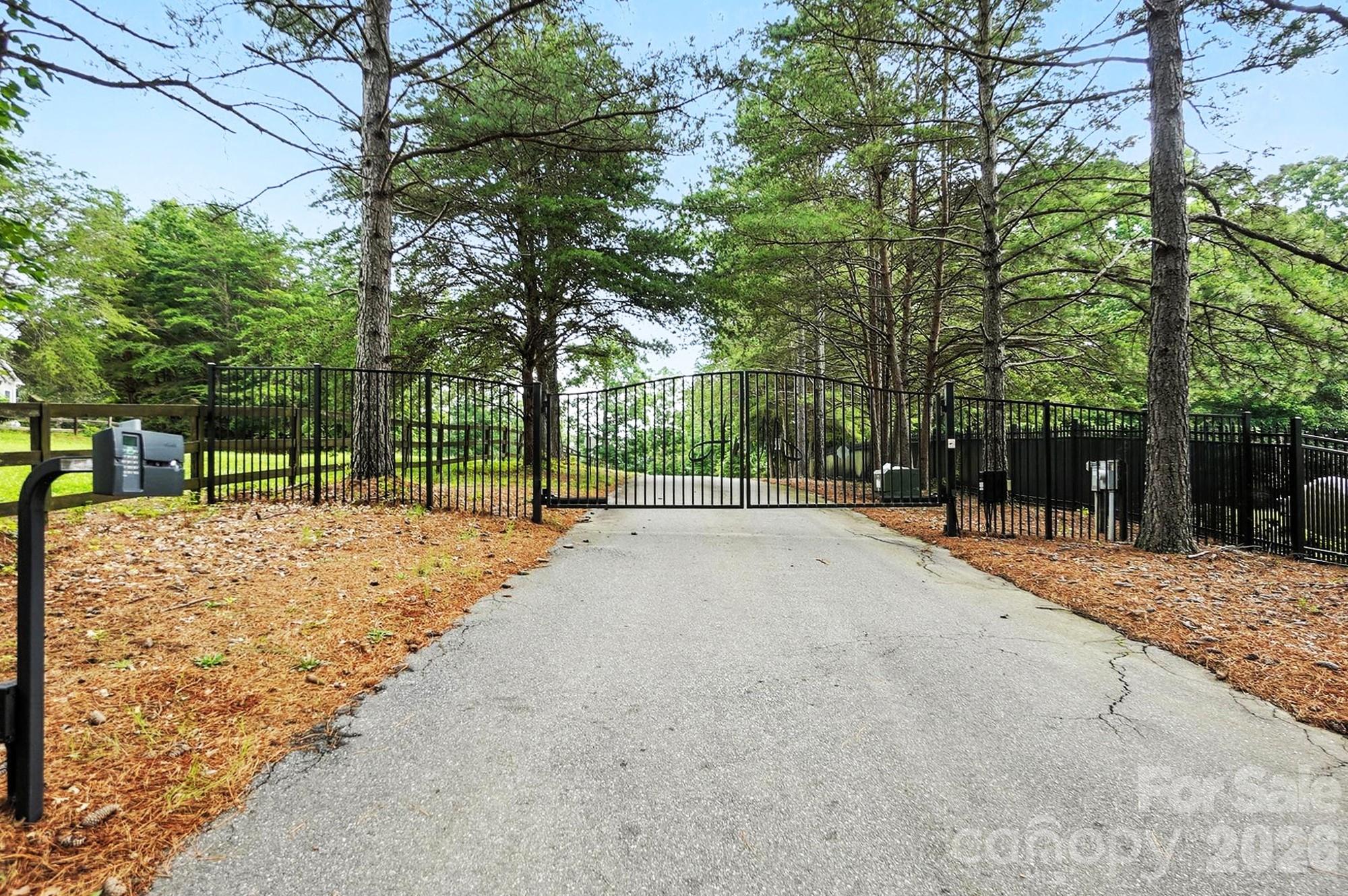 6 Hager Mountain Lane Property Photo 2