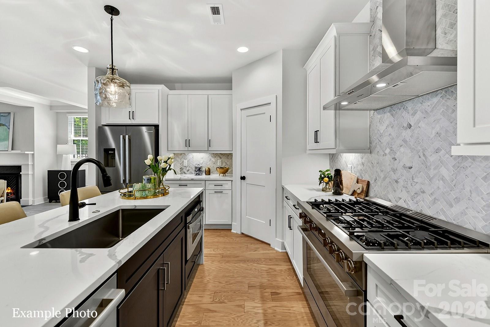 301 S Gardner Avenue 1 Property Photo 2