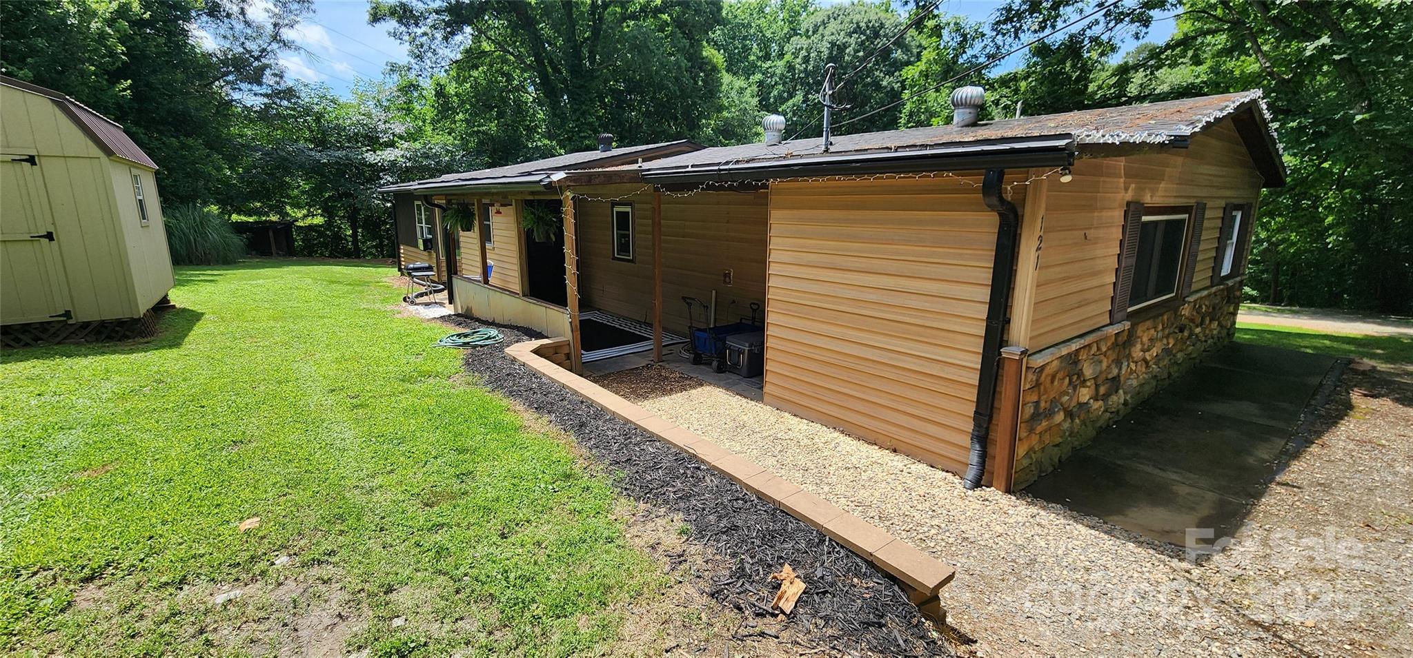 121 C And C Lane Property Photo 1