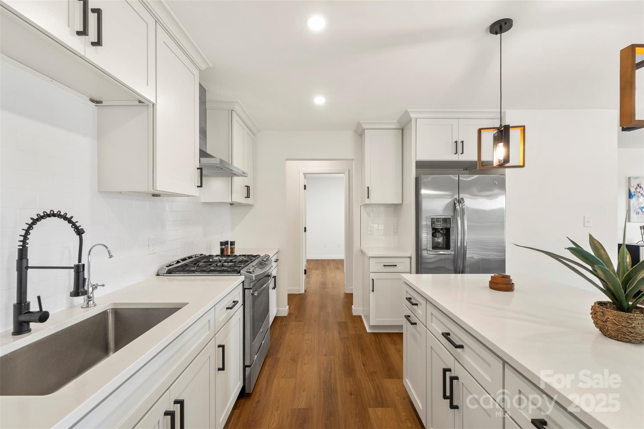 922 Maurice Street Property Photo 1