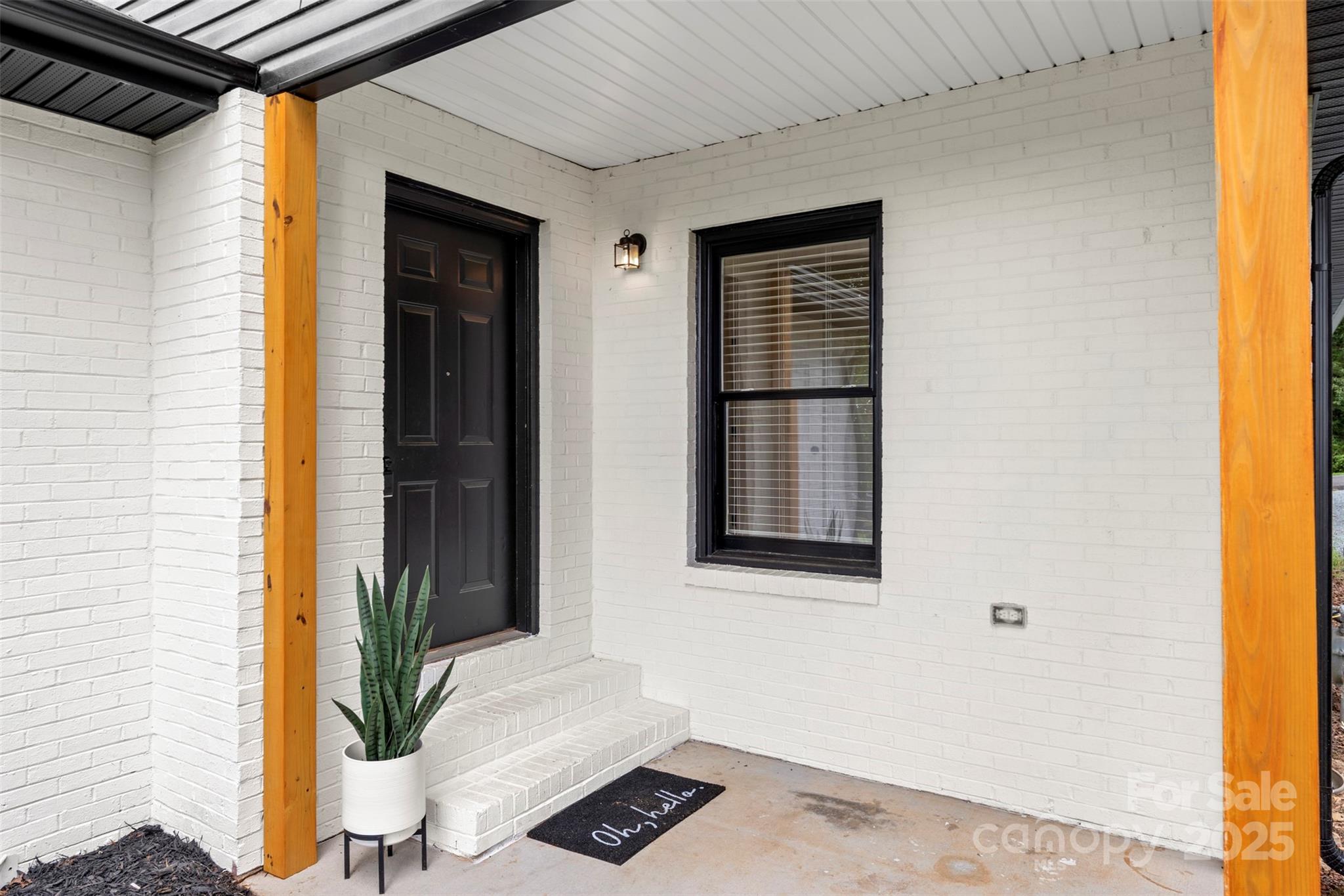 922 Maurice Street Property Photo 2