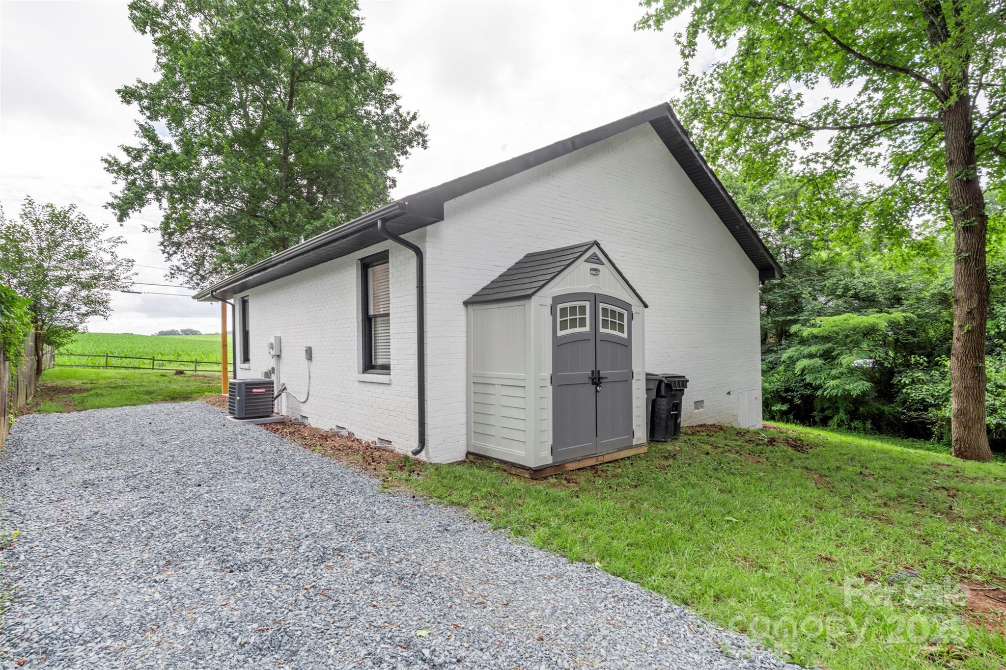 922 Maurice Street Property Photo 6