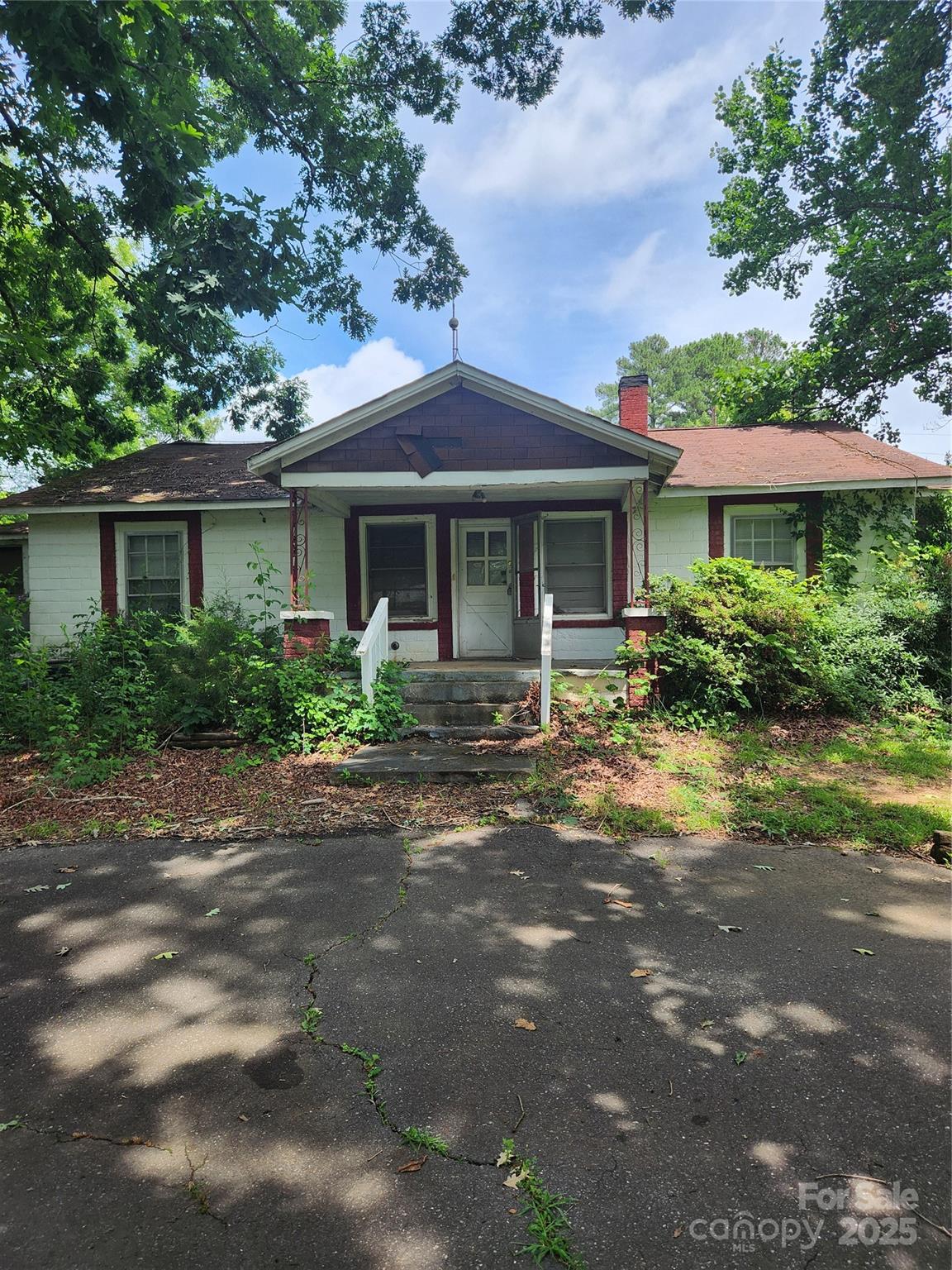 423 Tot Dellinger Road Property Photo 2