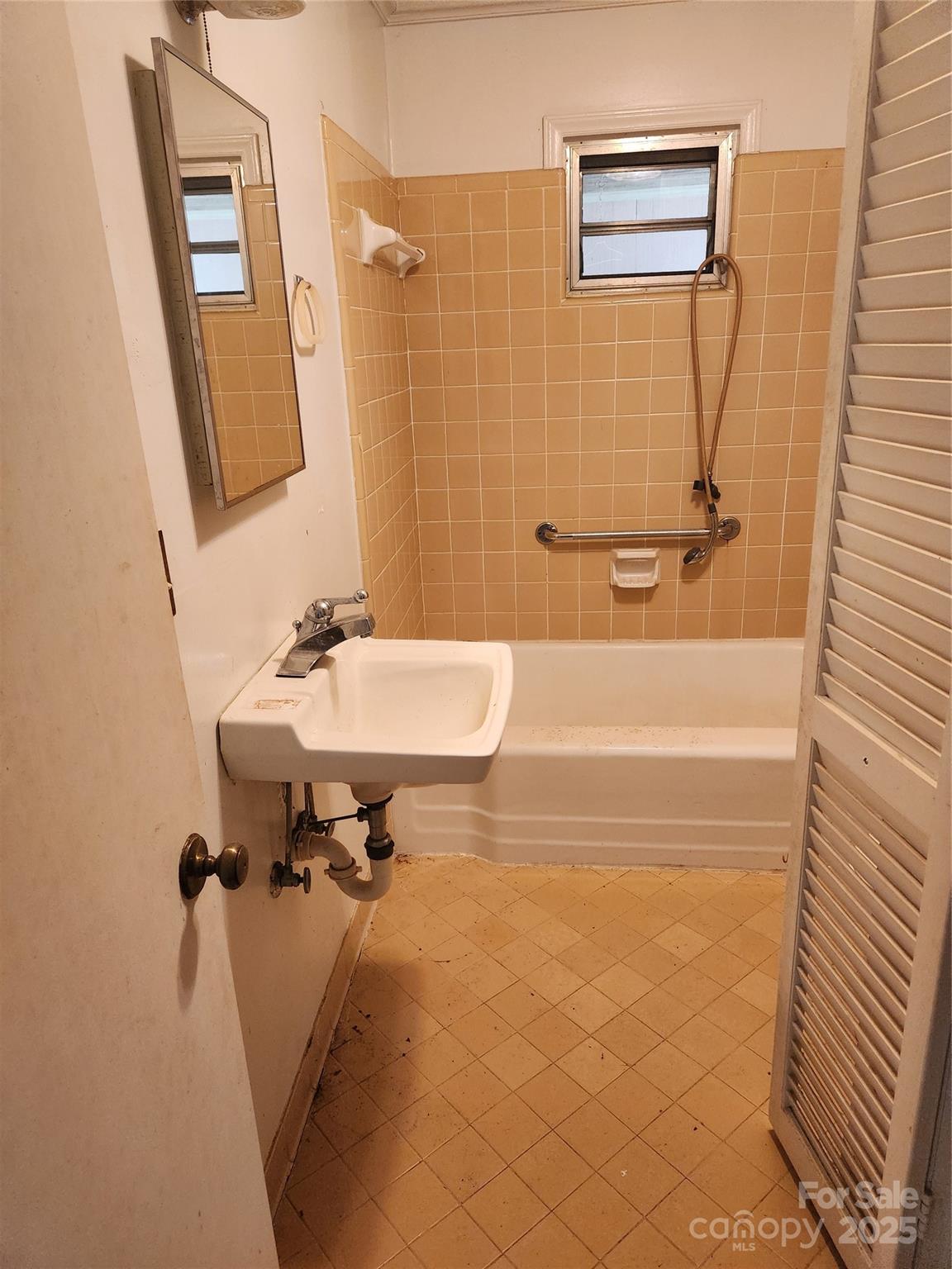 423 Tot Dellinger Road Property Photo 5