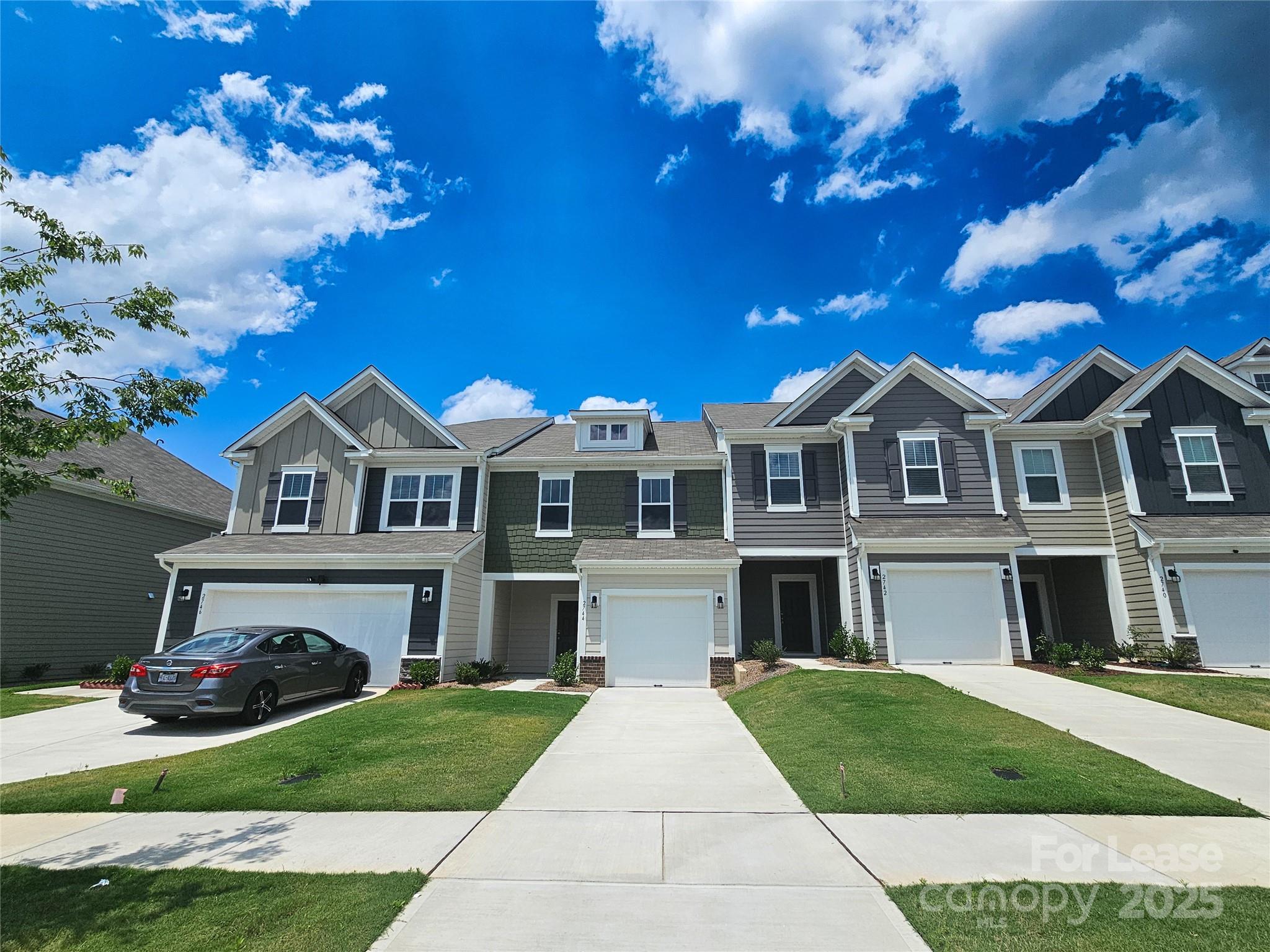 2744 Yeager Drive Property Photo 1