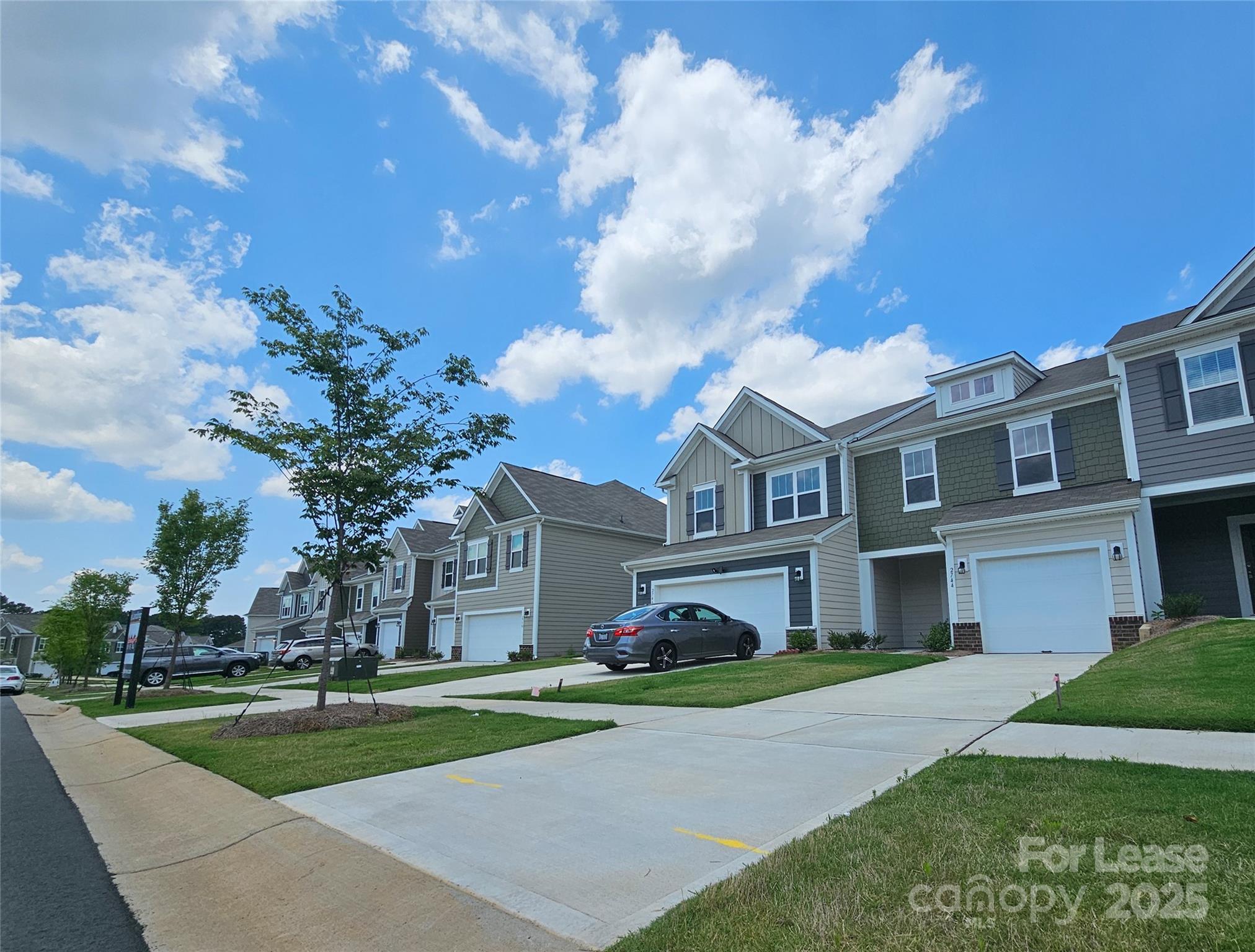 2744 Yeager Drive Property Photo 3