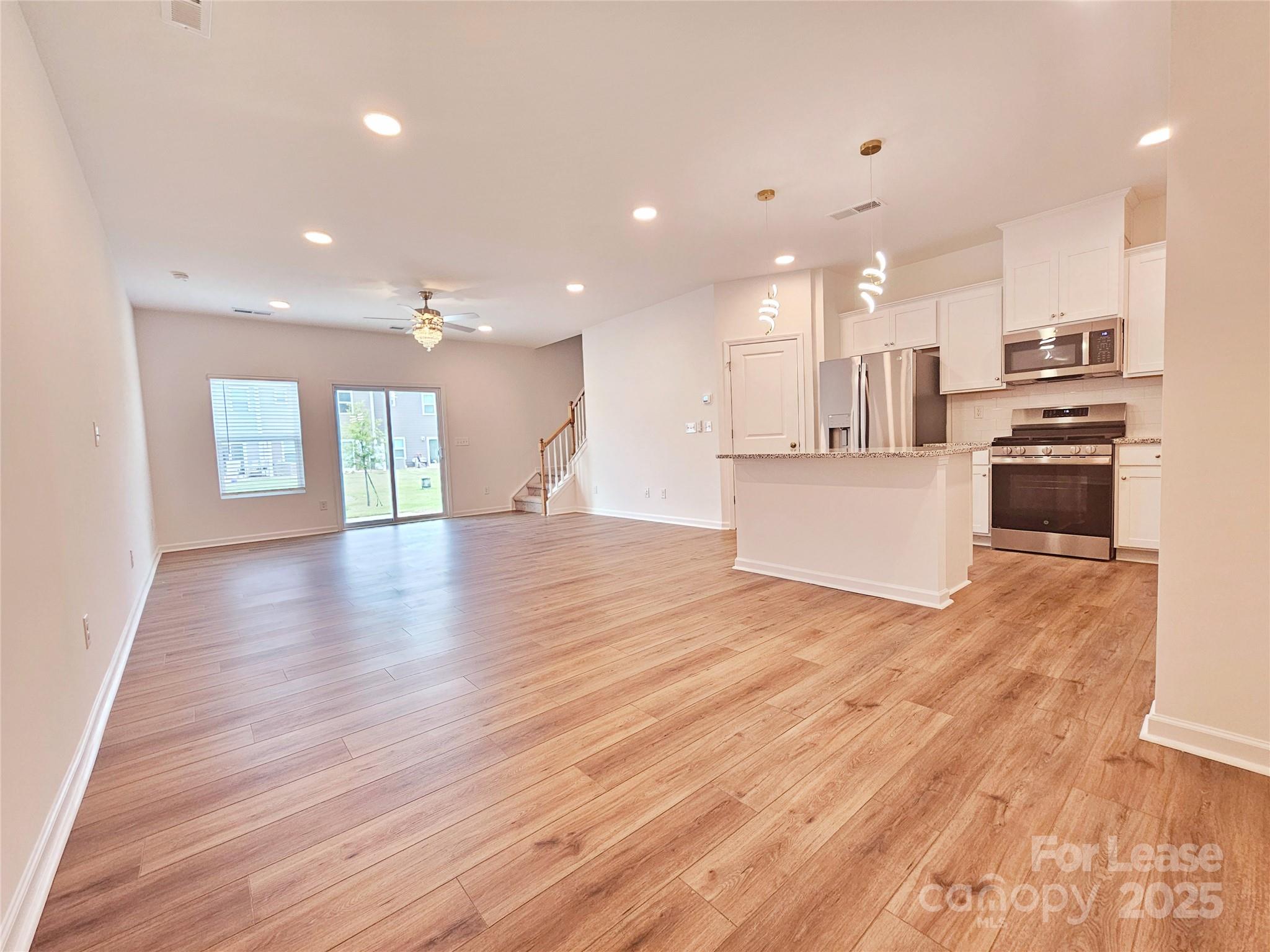 2744 Yeager Drive Property Photo 4