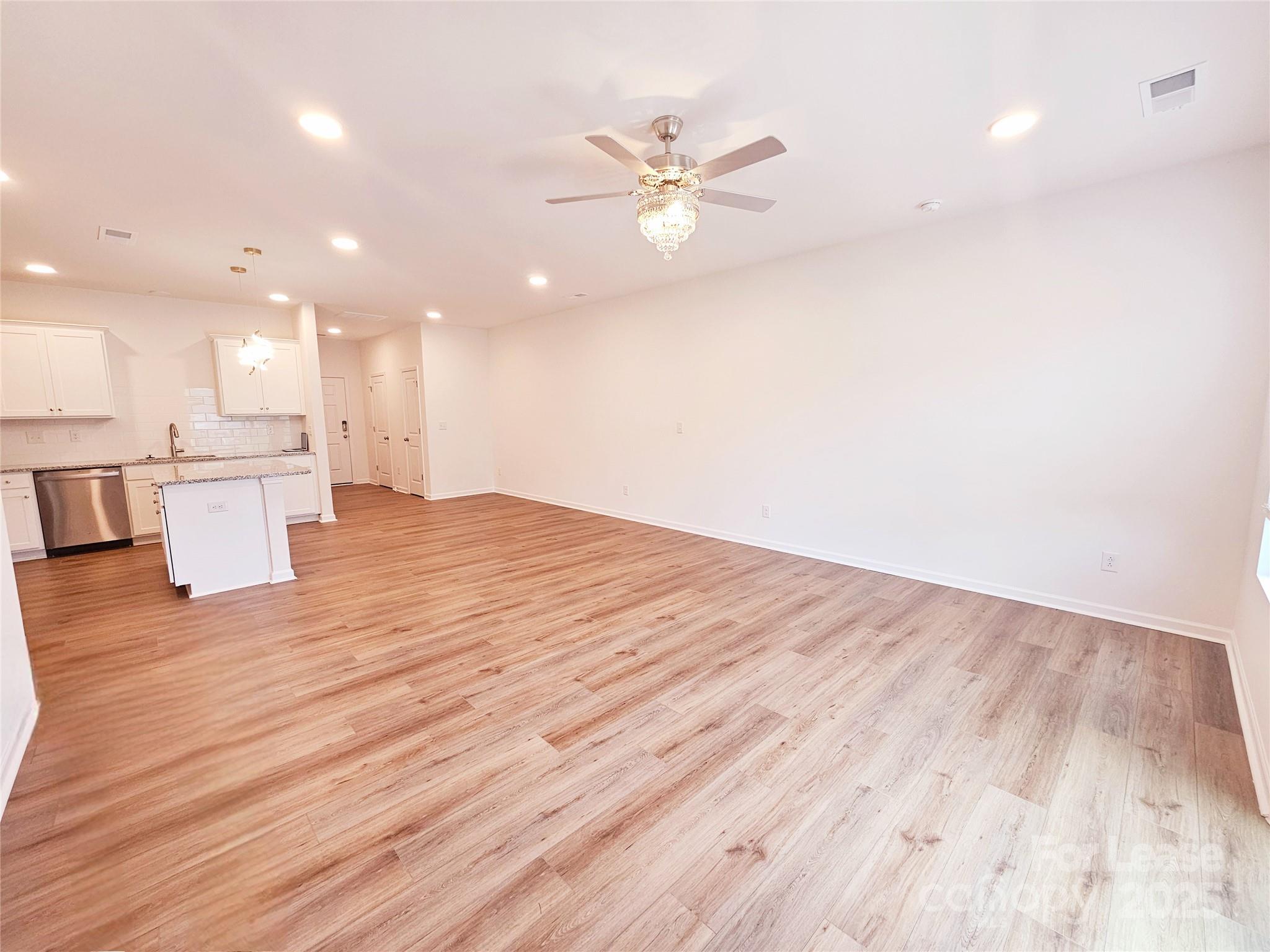 2744 Yeager Drive Property Photo 9