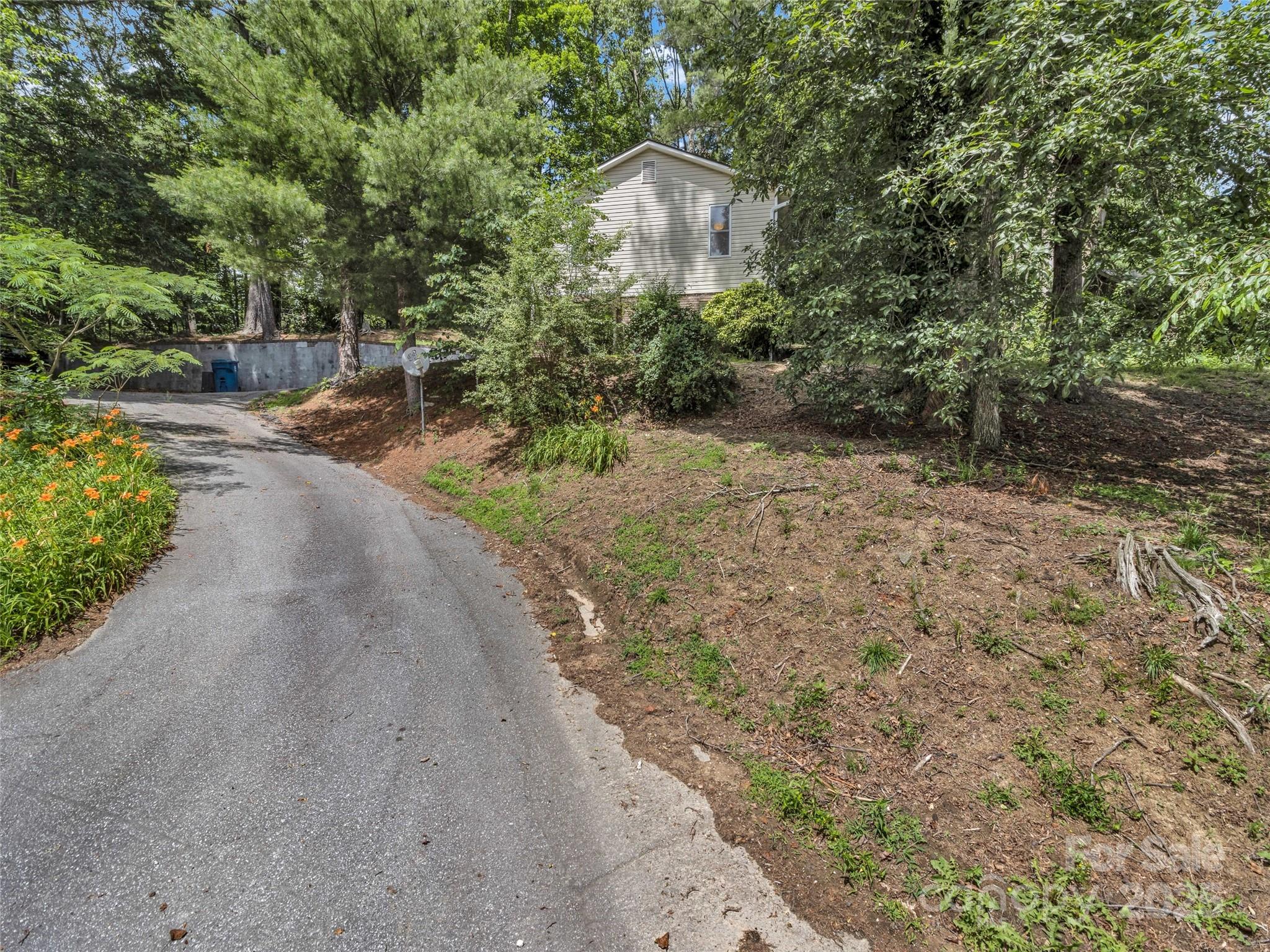 114 Elden Street Property Photo 1