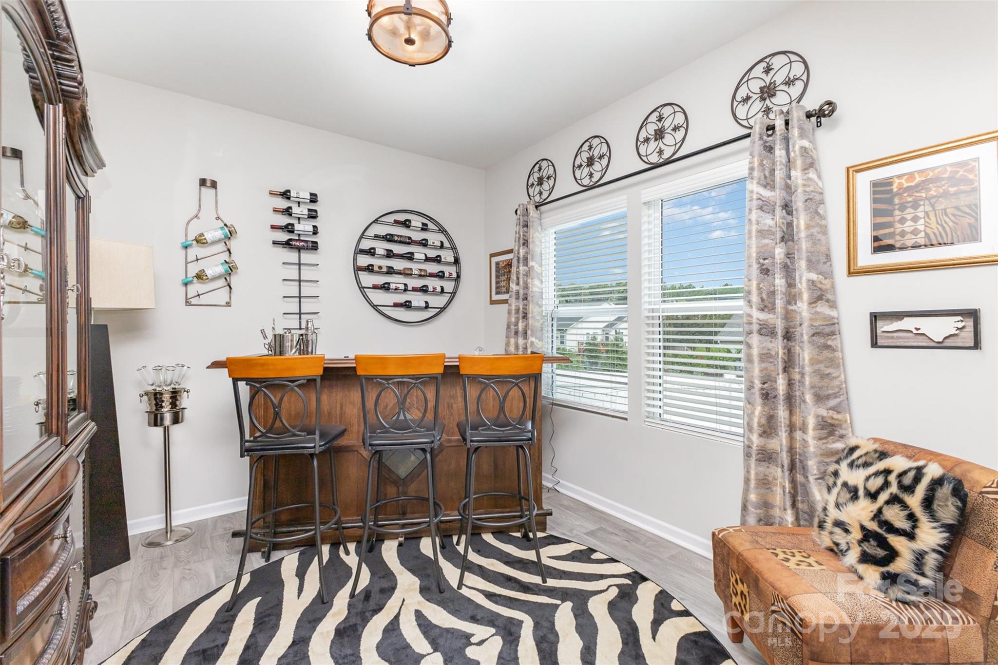 1117 Laurel Woods Drive Property Photo 5