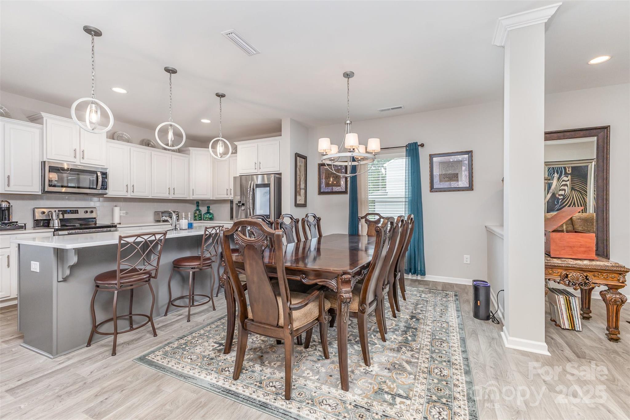 1117 Laurel Woods Drive Property Photo 7