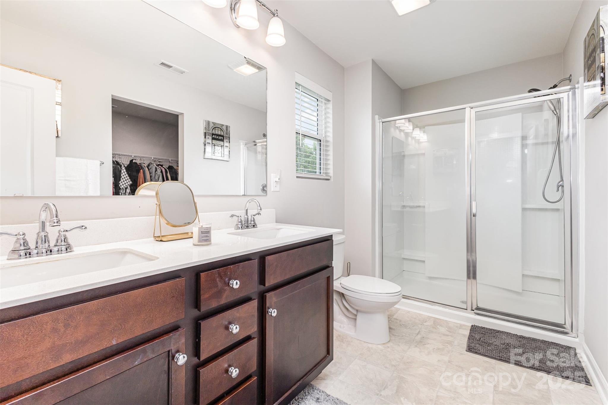 1117 Laurel Woods Drive Property Photo 10