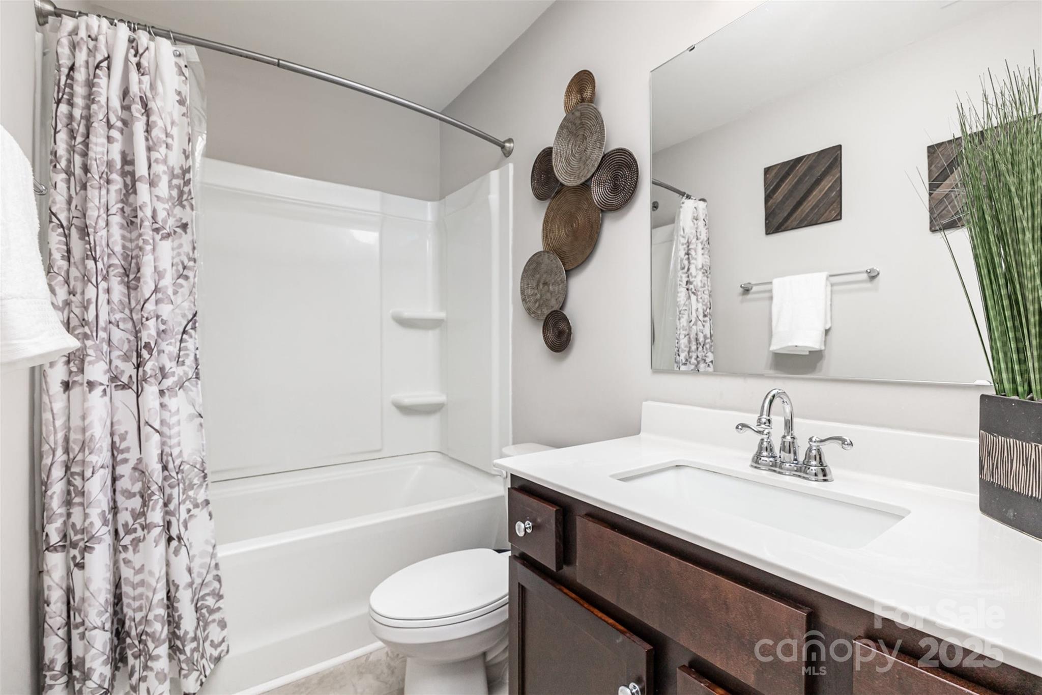 1117 Laurel Woods Drive Property Photo 15