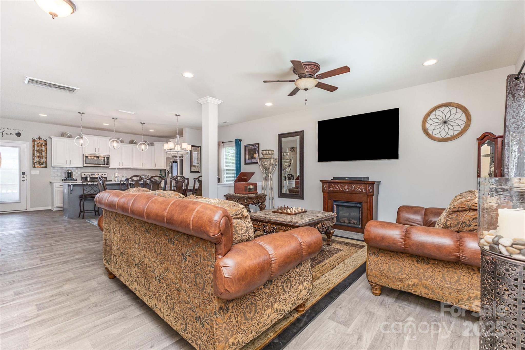 1117 Laurel Woods Drive Property Photo 18