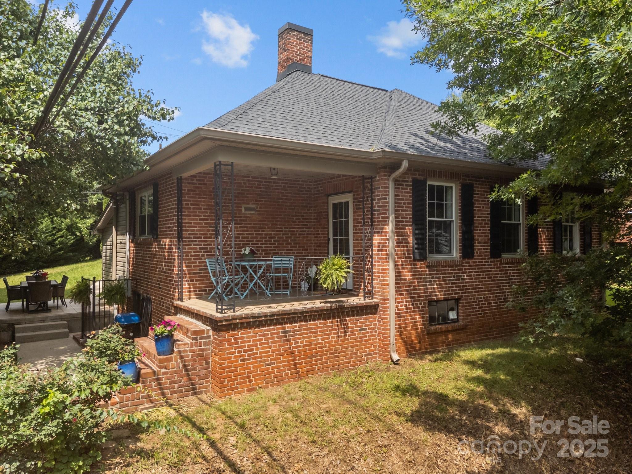 2 Enka Orchard Street 21 A Property Photo 1