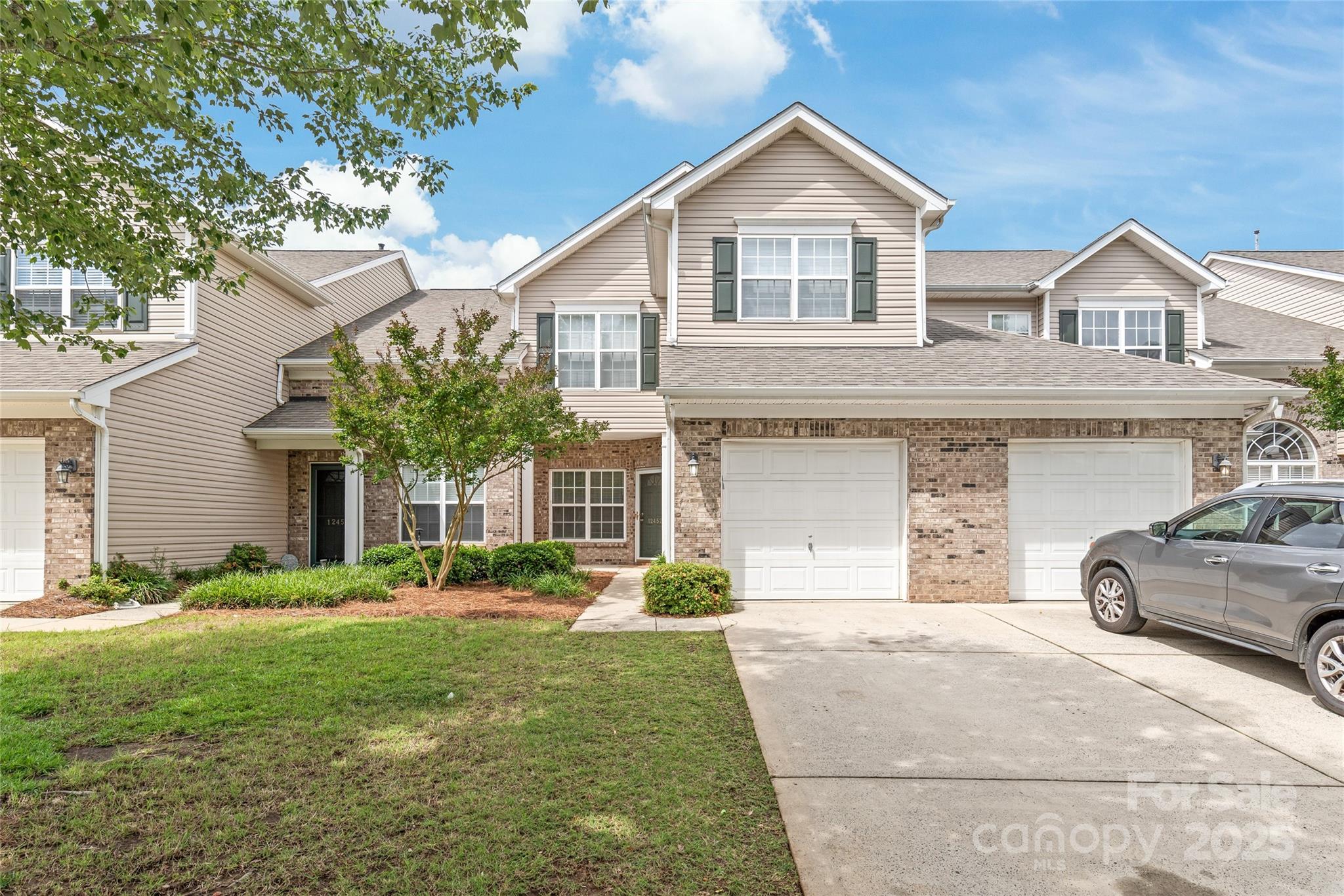 12452 Stratfield Place Circle Property Photo 1