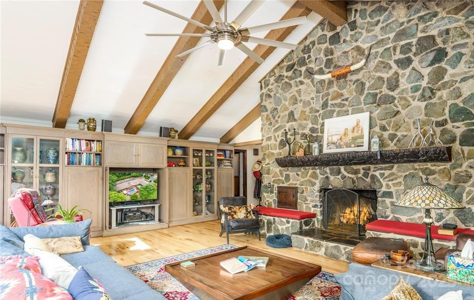 2915 Old Stage Road Property Photo 6