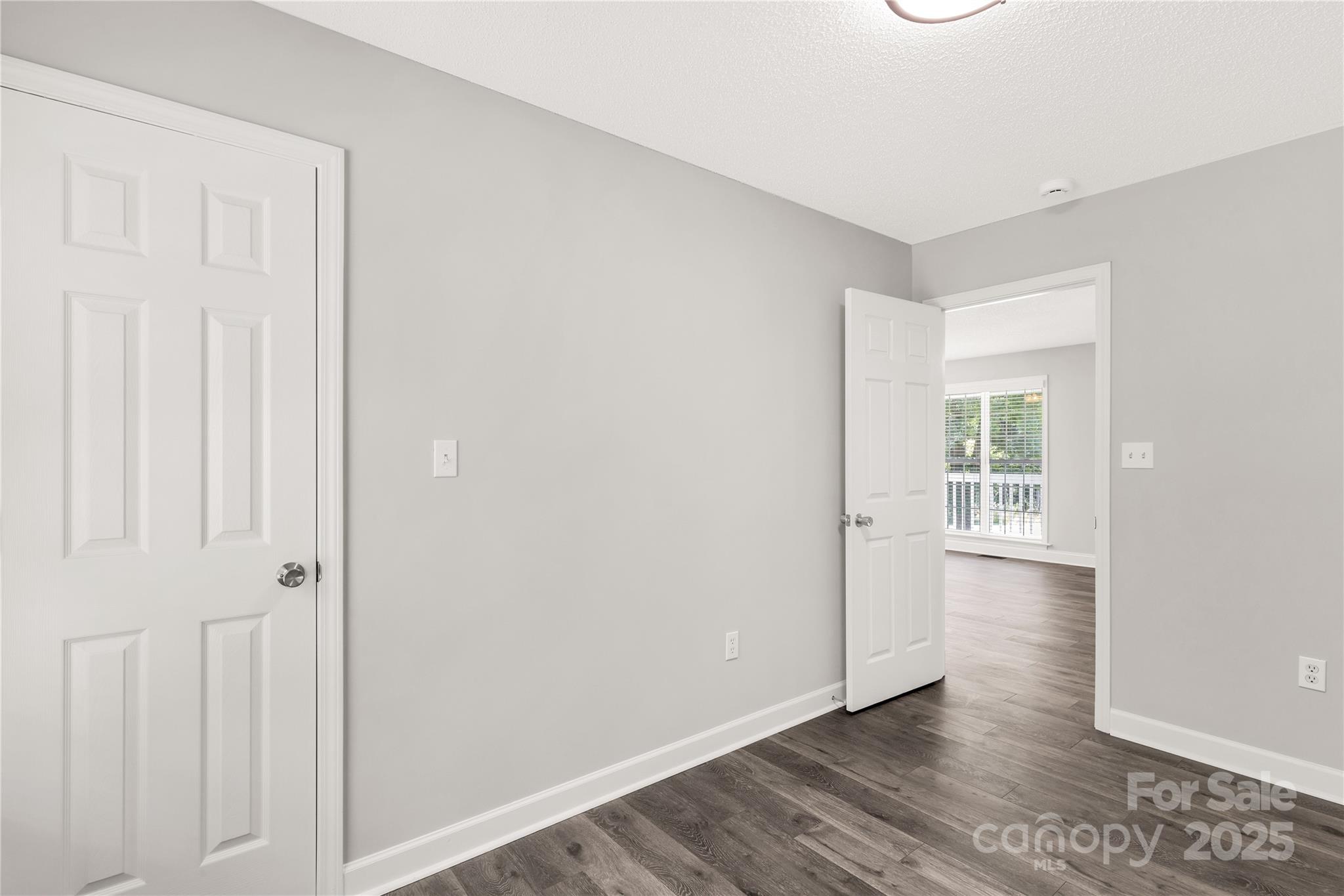 1675 Old Lynwood Circle Property Photo 16