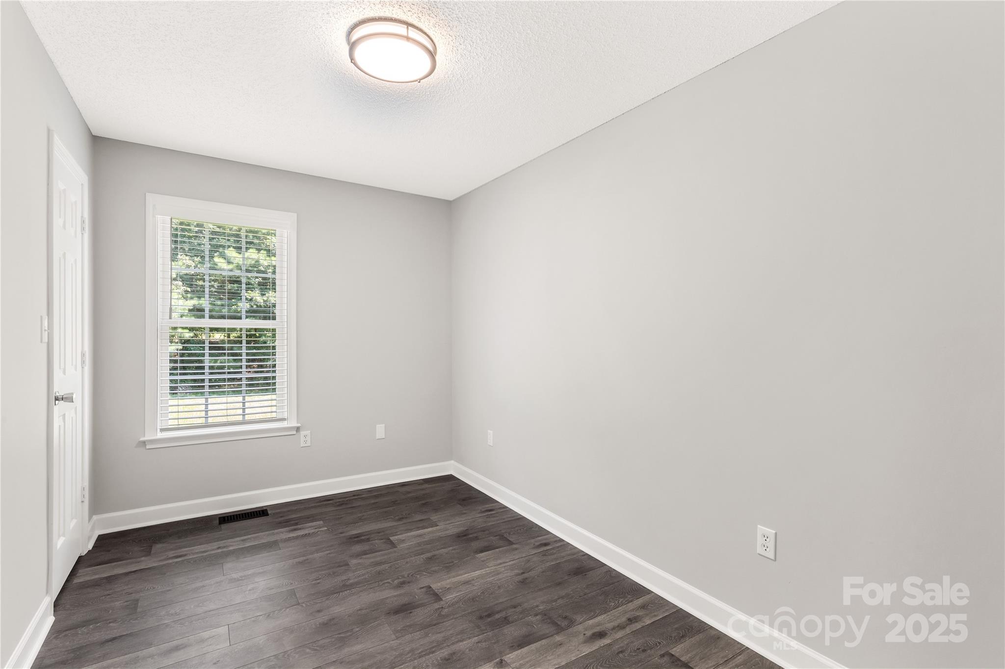 1675 Old Lynwood Circle Property Photo 17