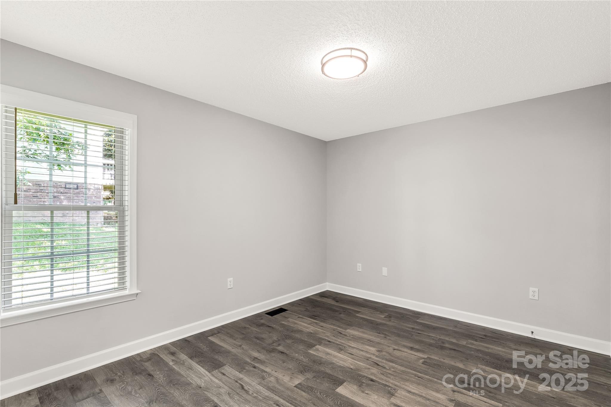 1675 Old Lynwood Circle Property Photo 23