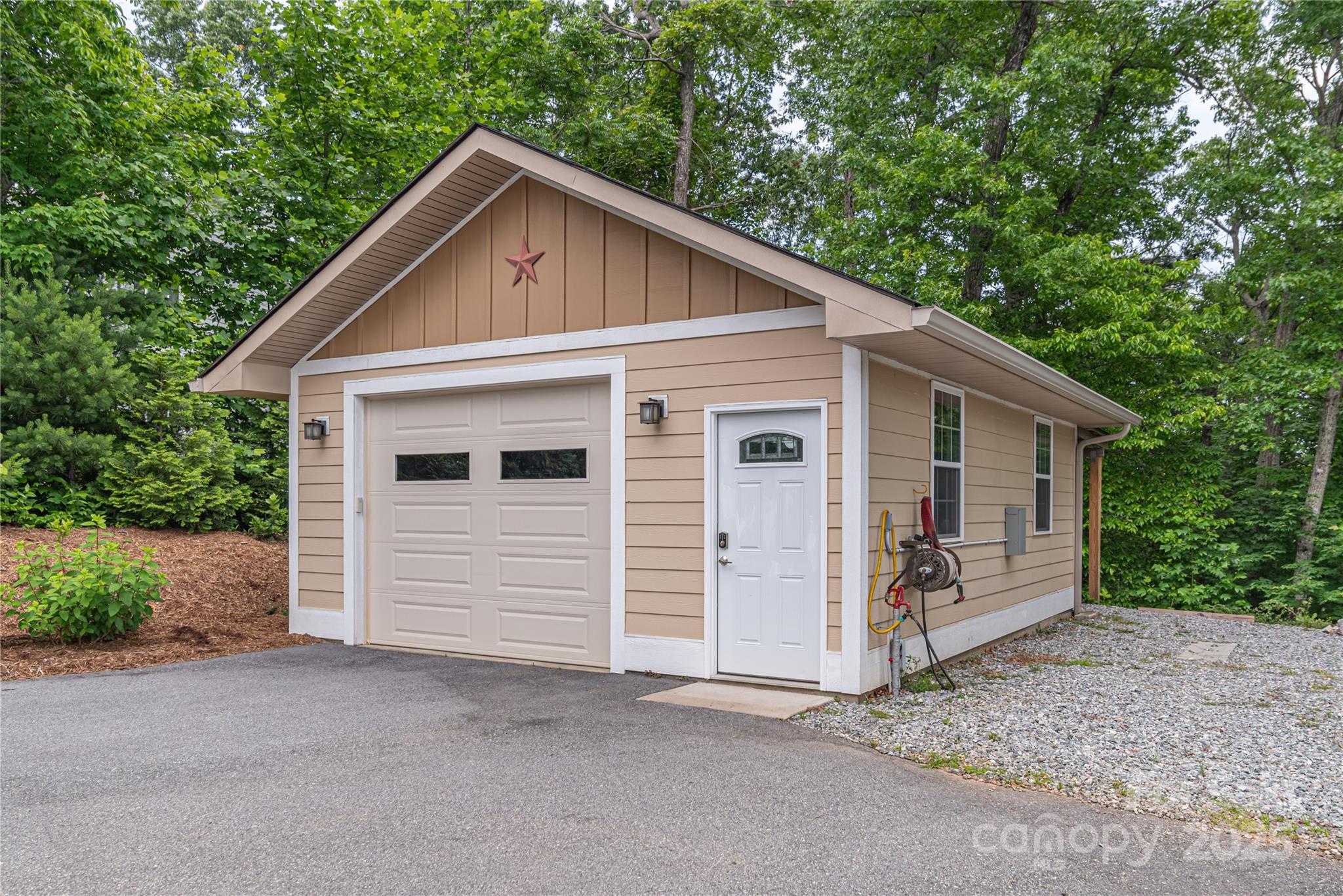 930 Big Raven Lane Property Photo 32