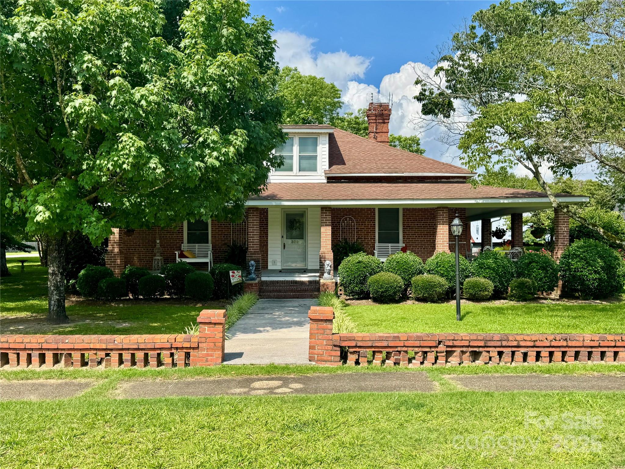 300 Blackmon Street Property Photo 1