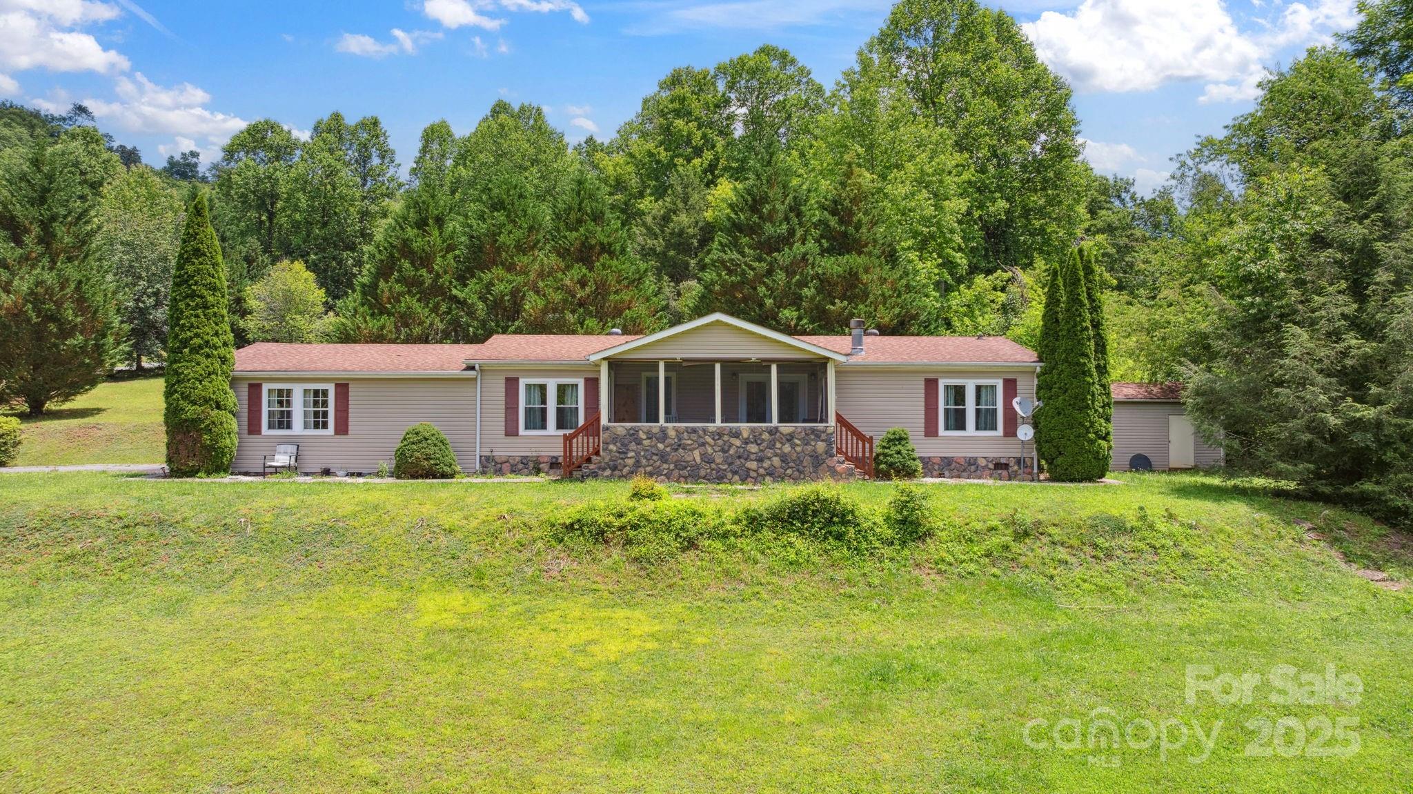 152 Lantana Drive Property Photo 1