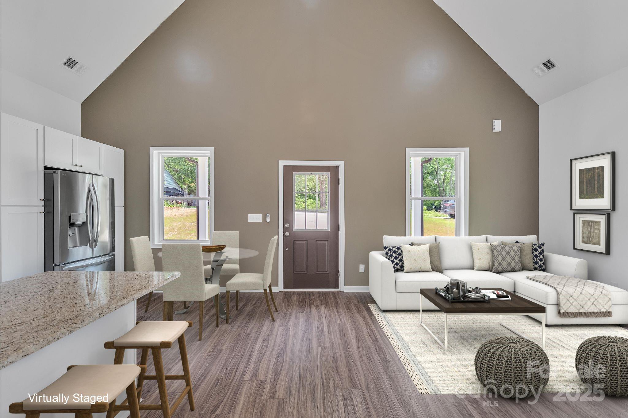 512 North Mulberry Street Property Photo 4