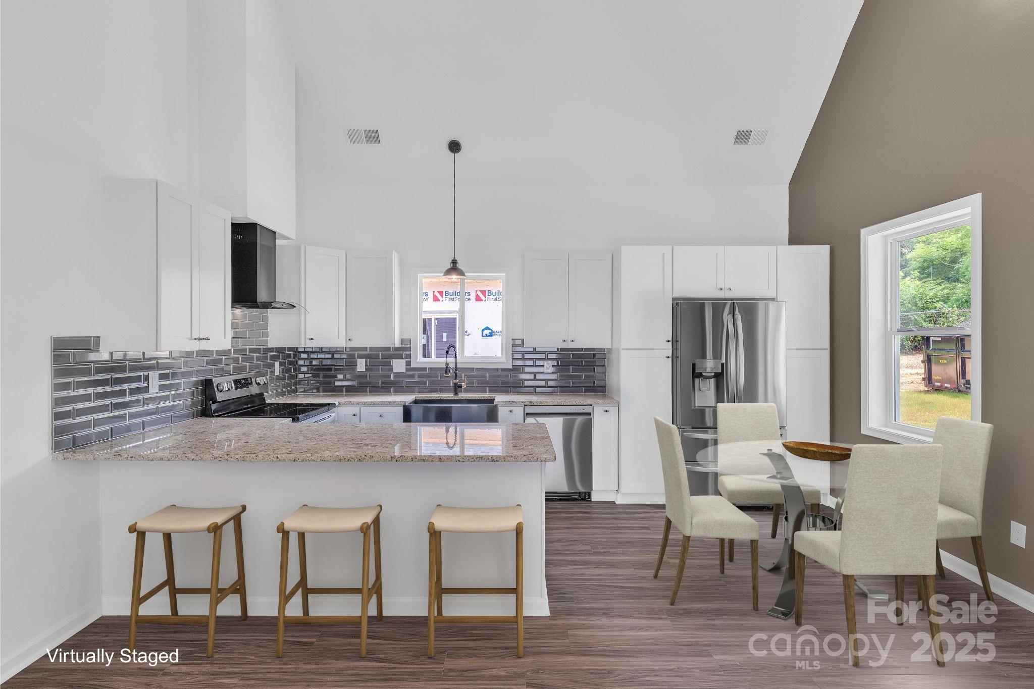 512 North Mulberry Street Property Photo 7