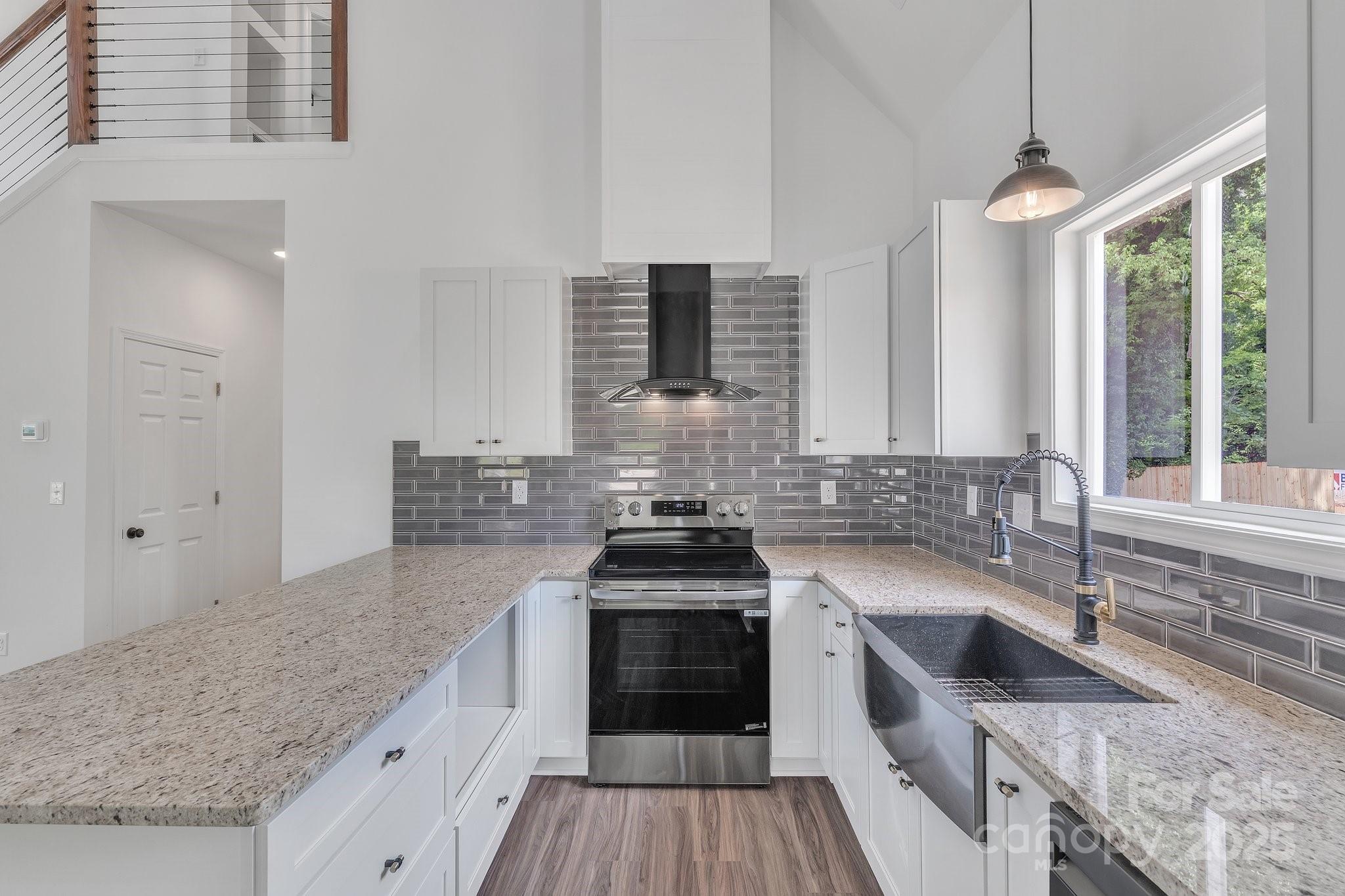 512 North Mulberry Street Property Photo 8