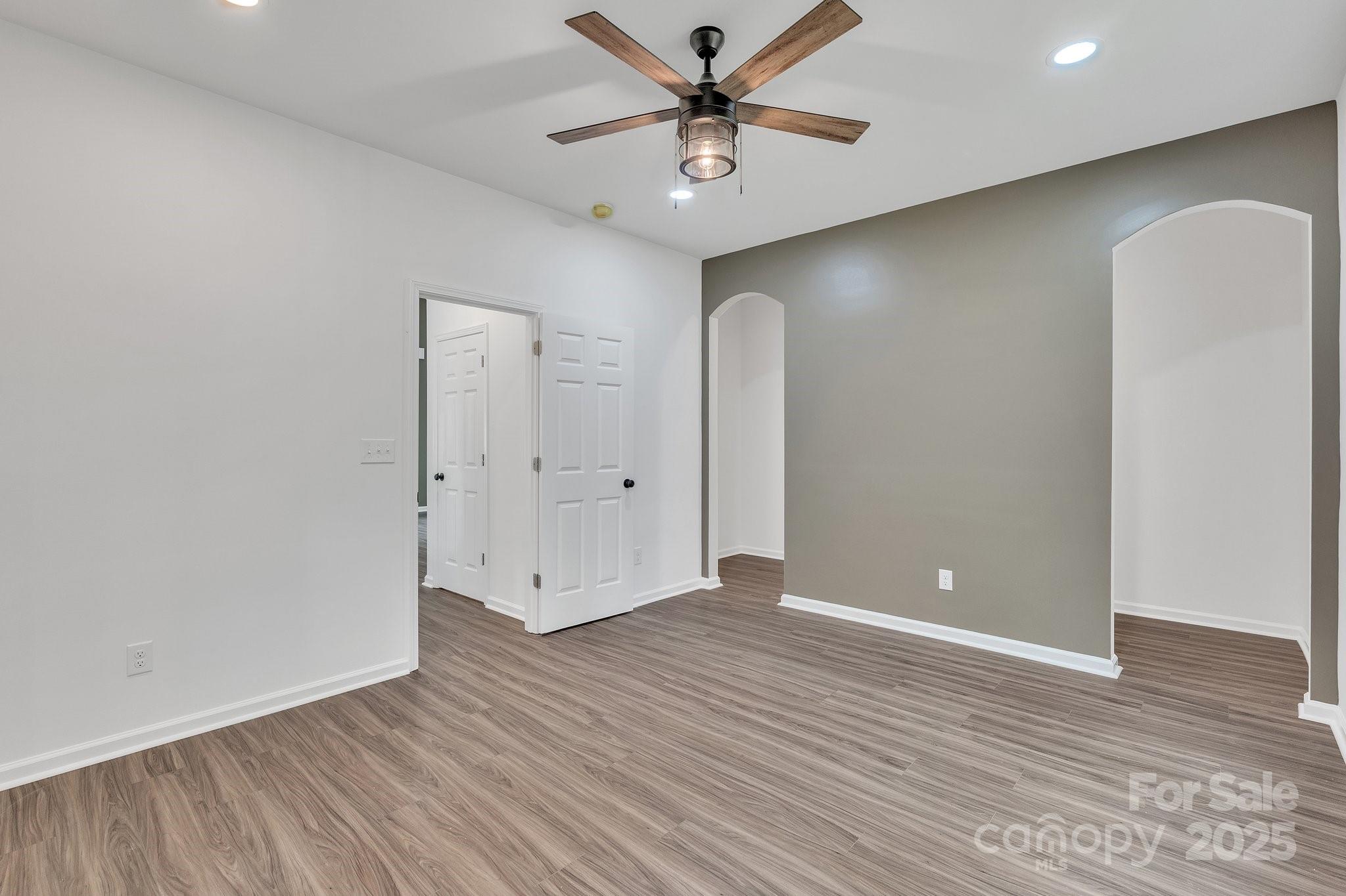 512 North Mulberry Street Property Photo 29