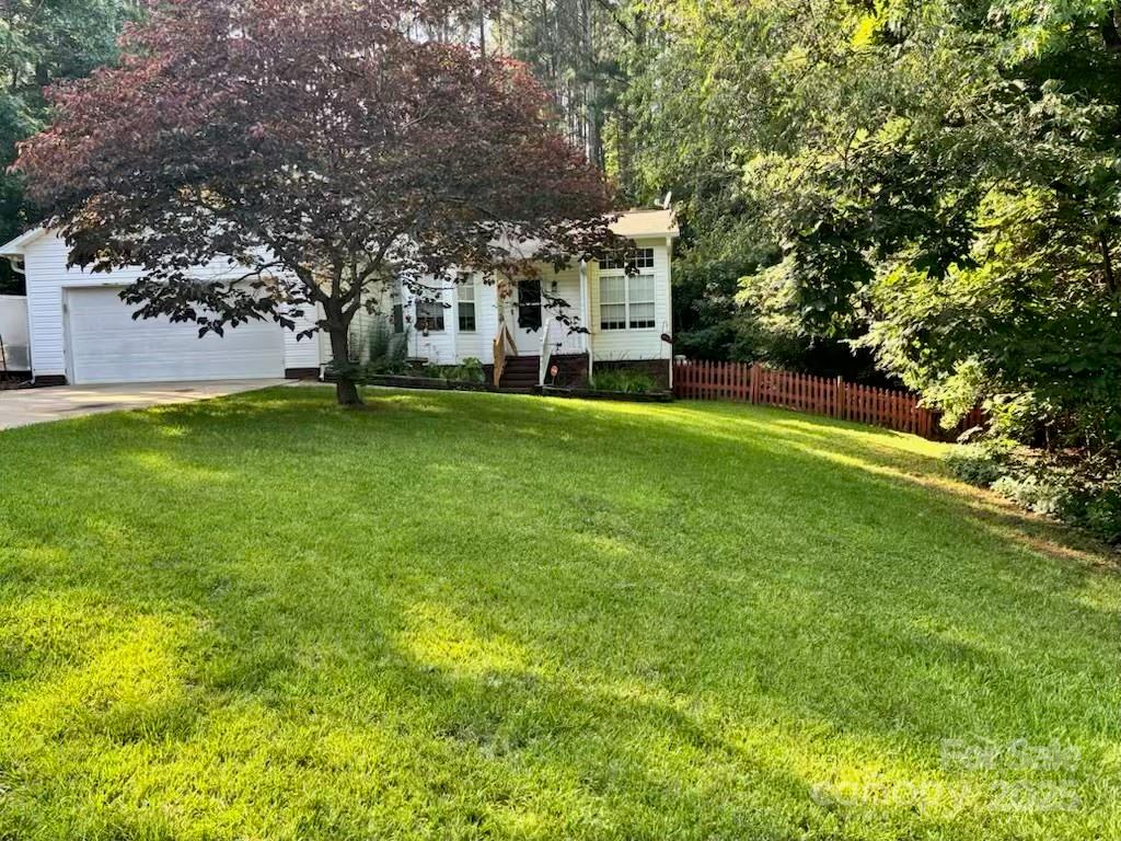 1920 Waldeck Court Property Photo 2