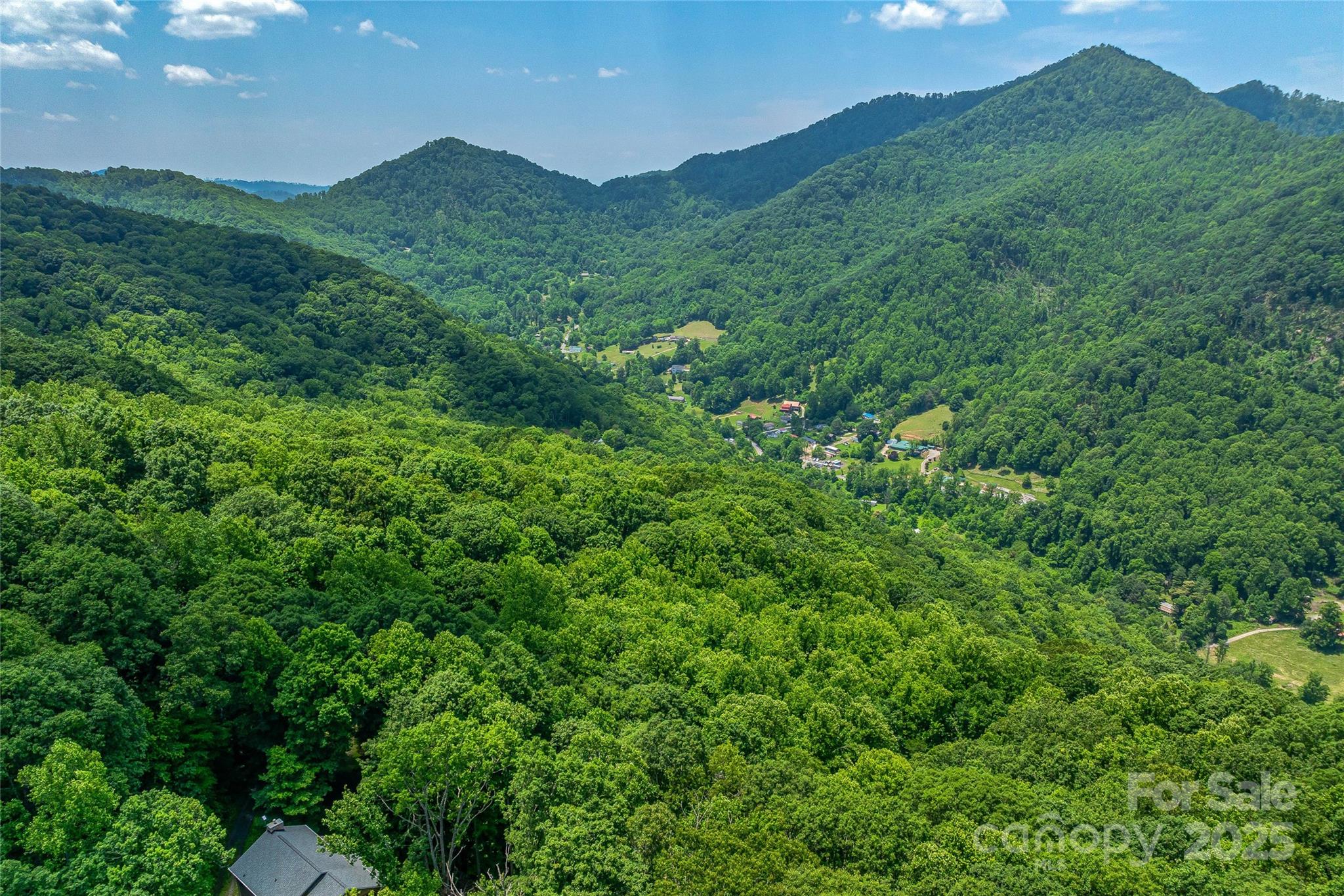 99999 Countryside Estate Property Photo 11