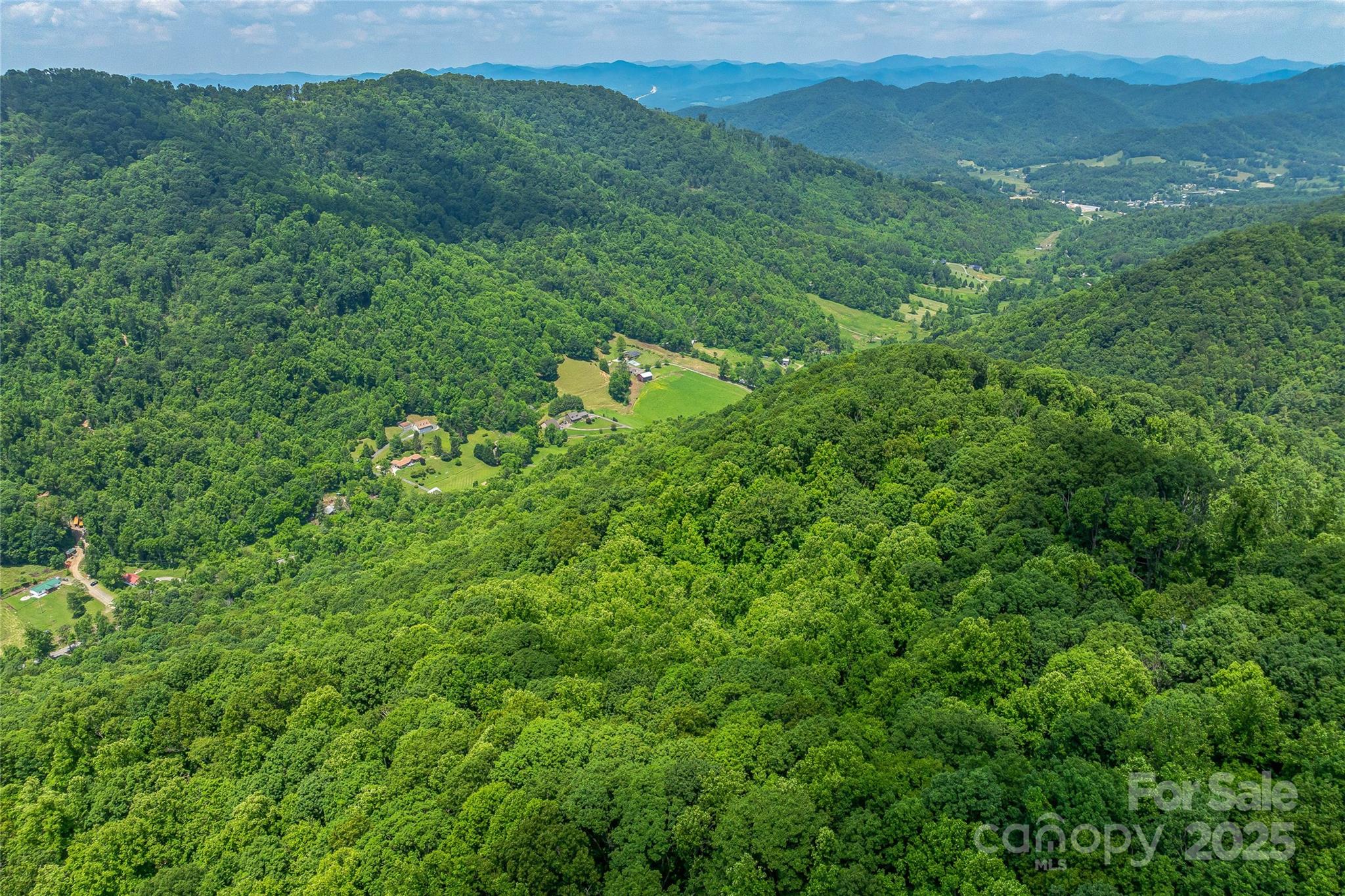 99999 Countryside Estate Property Photo 14