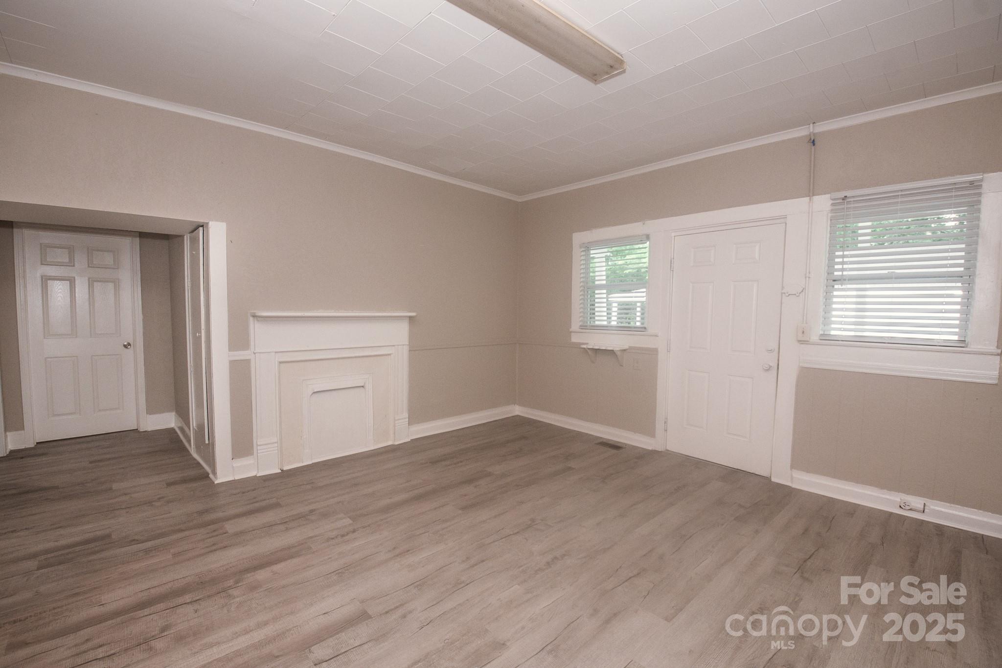 707 W Phifer Street Property Photo 6