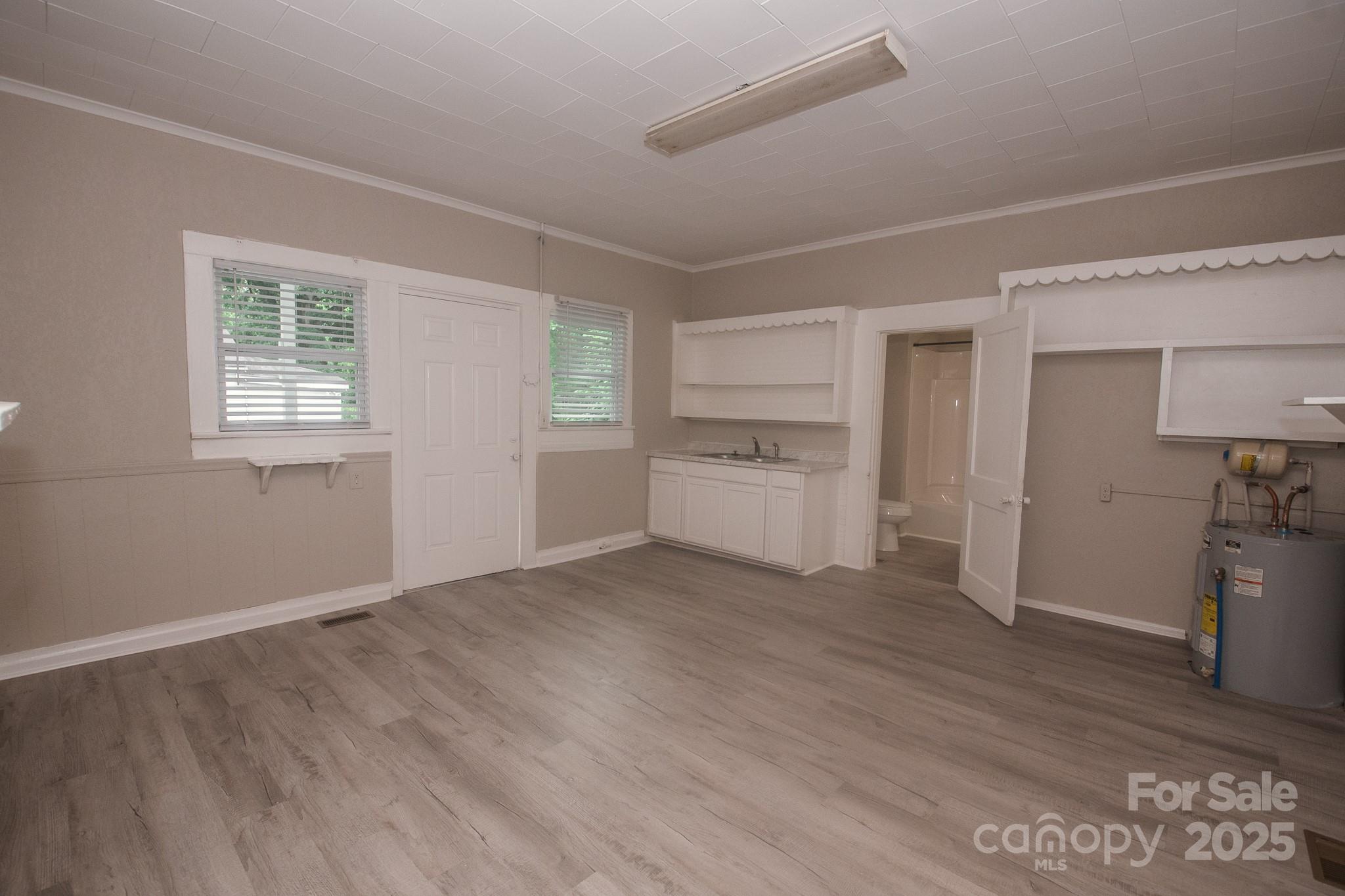 707 W Phifer Street Property Photo 7