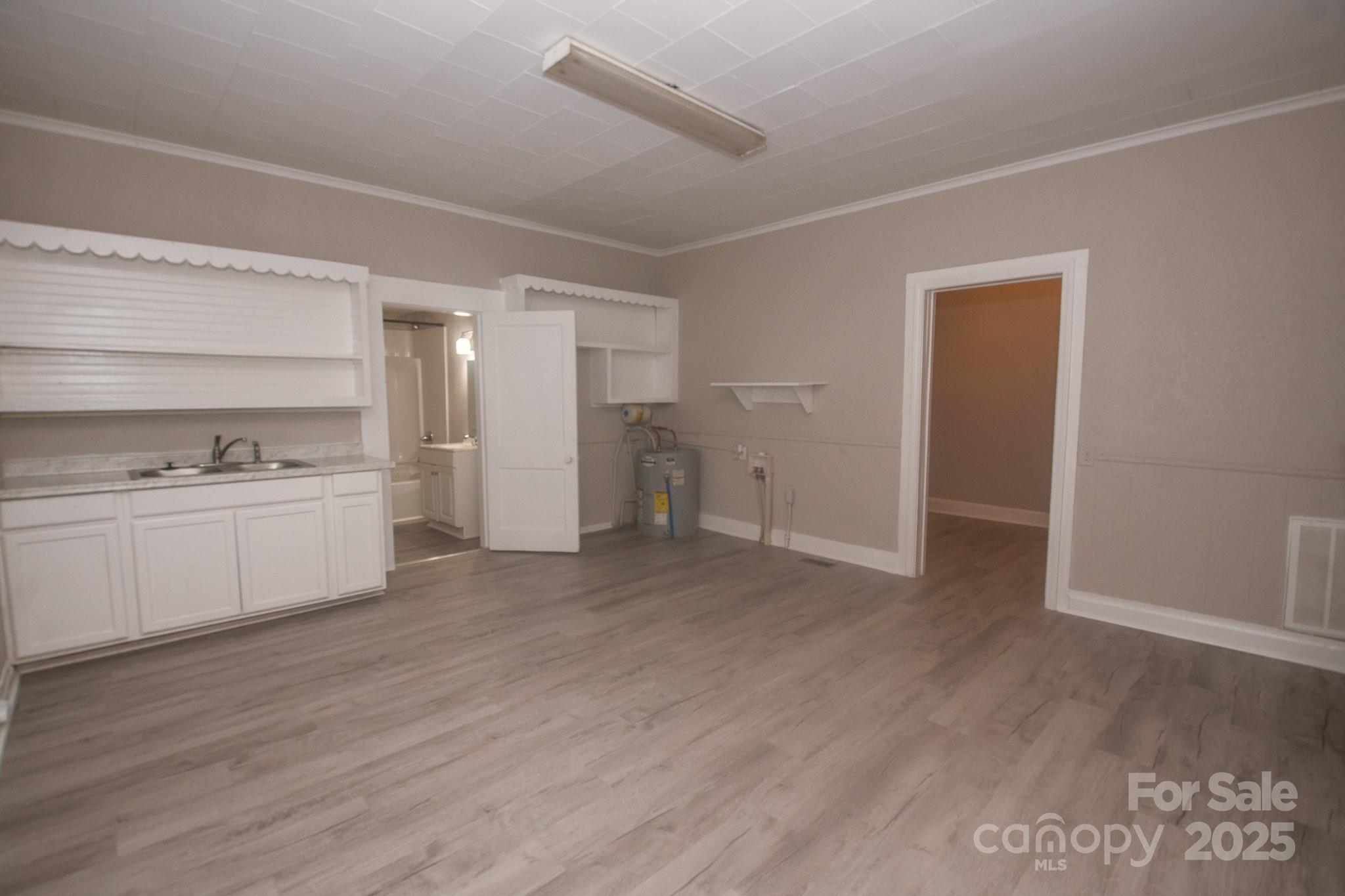 707 W Phifer Street Property Photo 8
