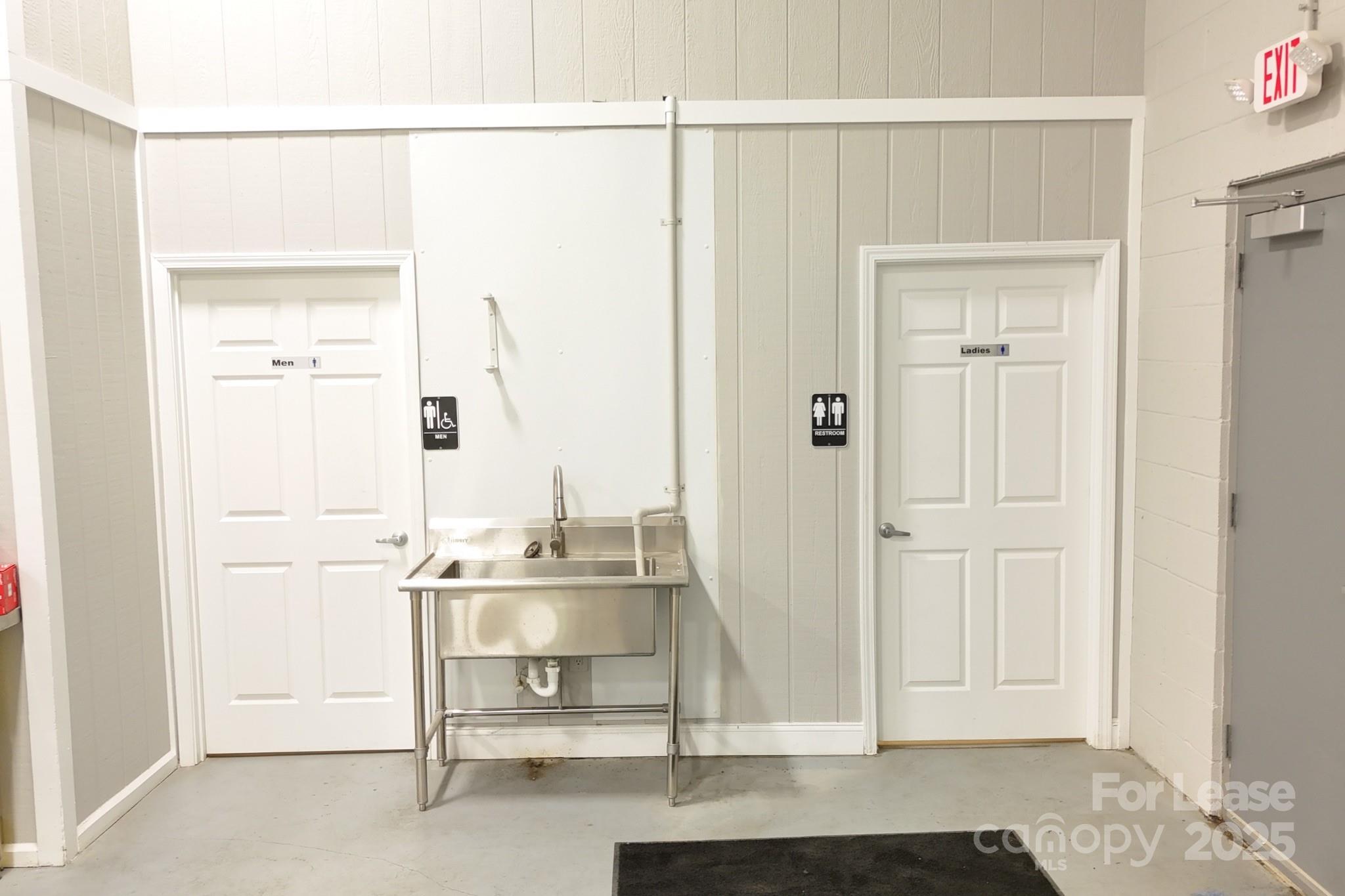 1032 Central Drive Suite B Property Photo 6