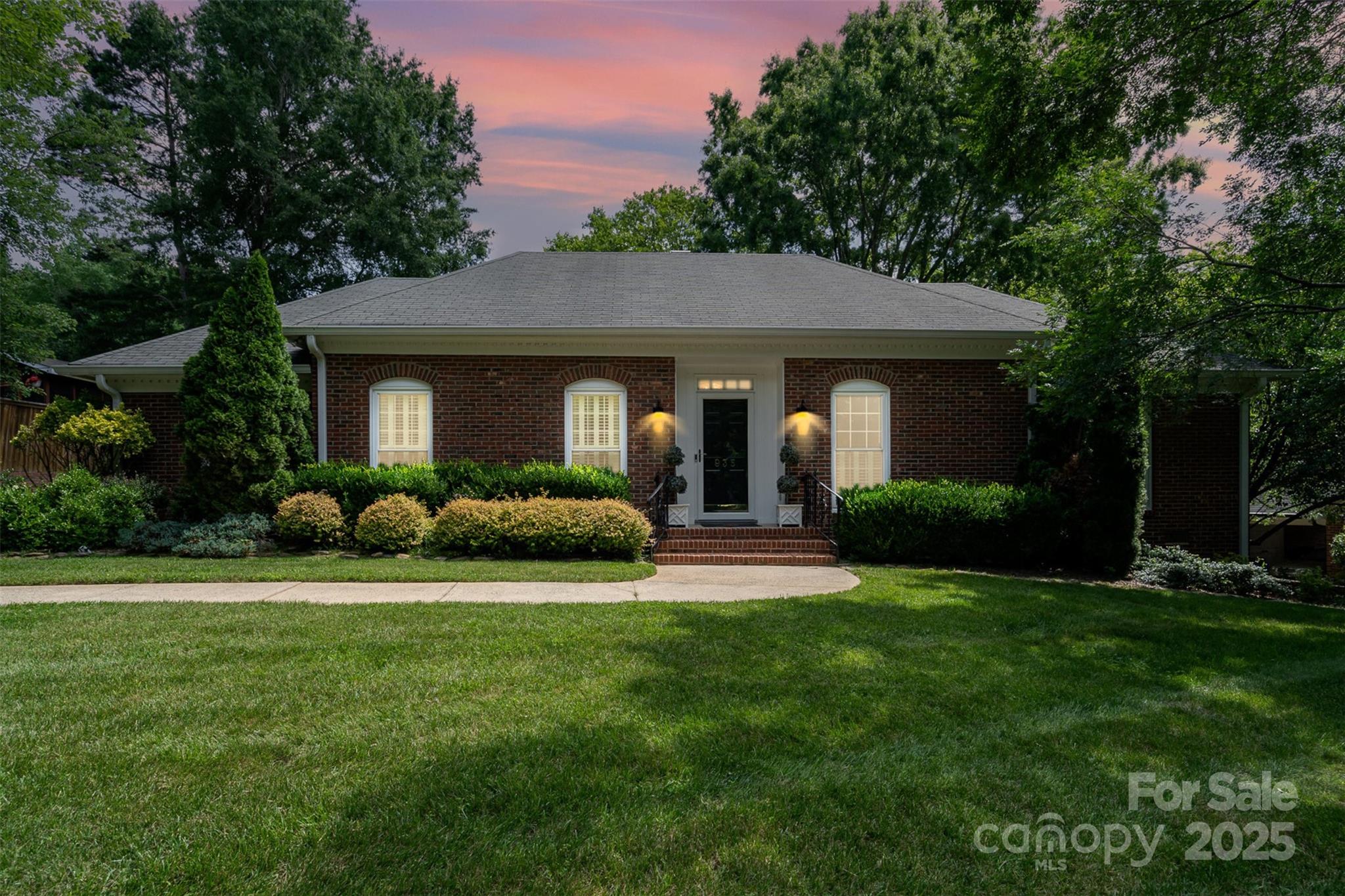 935 Trentle Court Property Photo 1