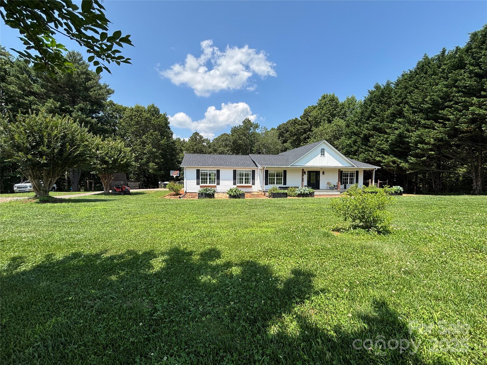 8122 Hutchison Lane